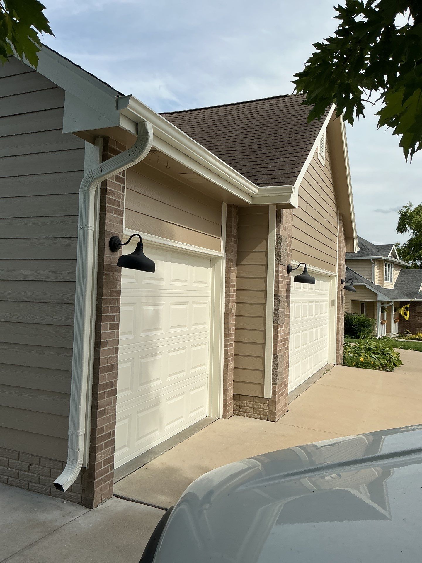 Residential Exterior Repaint  by Midwest Paint LLC