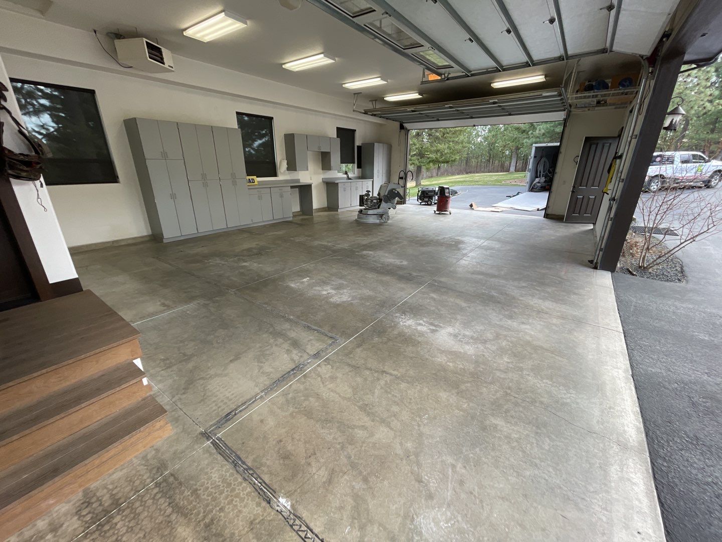 Garage Transformation using Smoke and the Penntek Evolution System by Croc Coatings, LLC