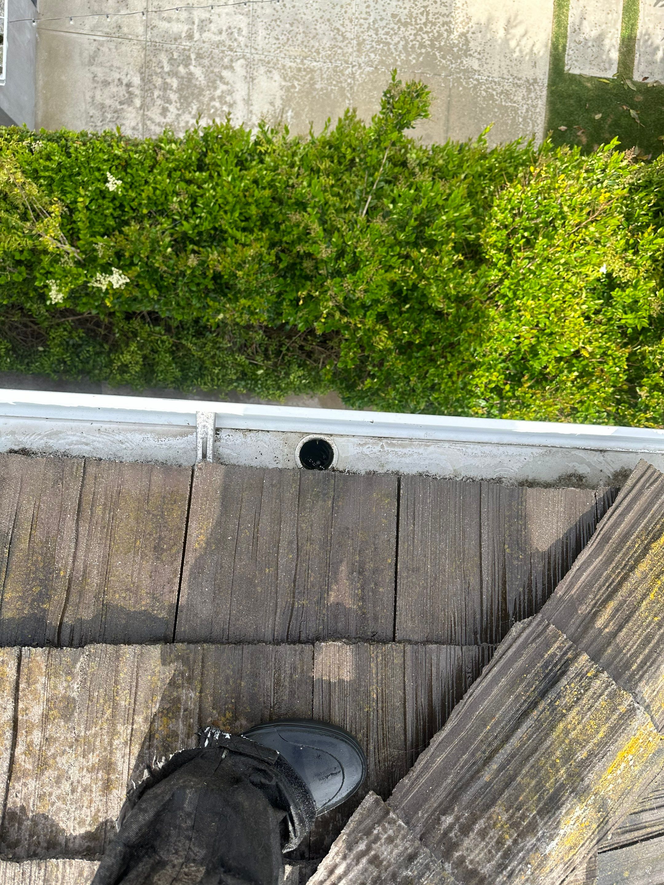 Rust Removal in Newport Beach - Concrete Cleaning by Property Cleaning Experts