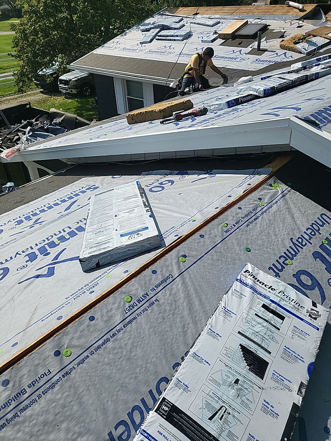 ATLAS PINNACLE COLOR: COASTAL GRANITE by Eagle Eye Roofing