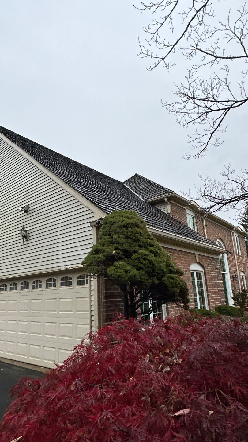Herndon: CertainTeed Landmark Pro Designer Shingles in Max Def Driftwood by RM Banning, Inc.