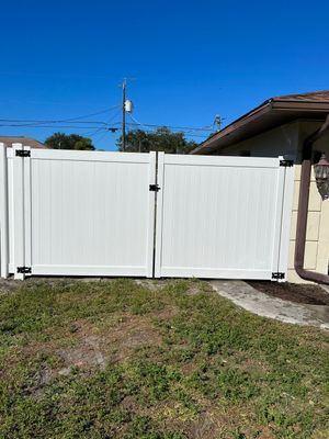 Venice FL 6 ft. Tall White Vinyl Privacy Fence 