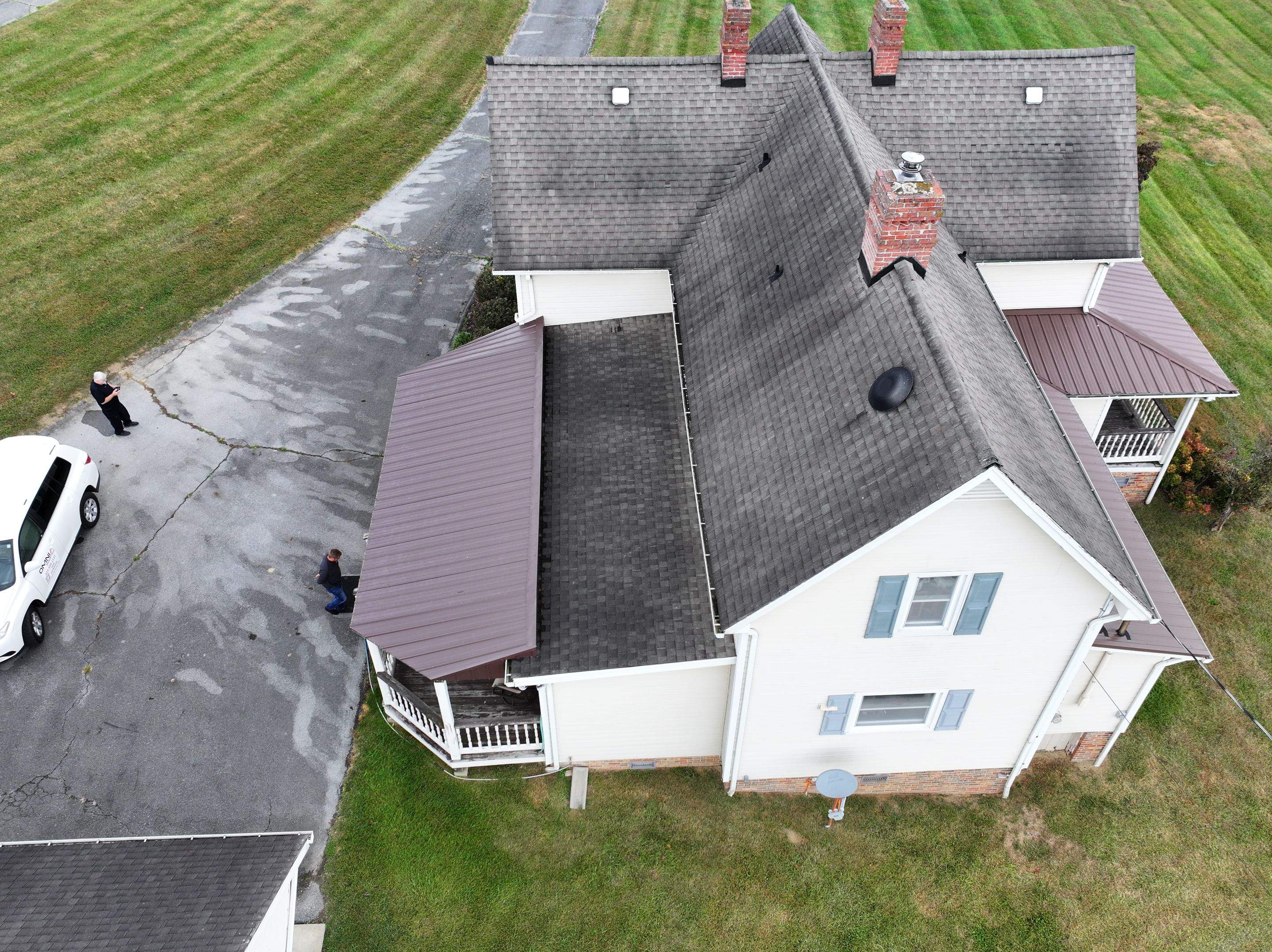 Caruthers Residence by Omnia Roofing