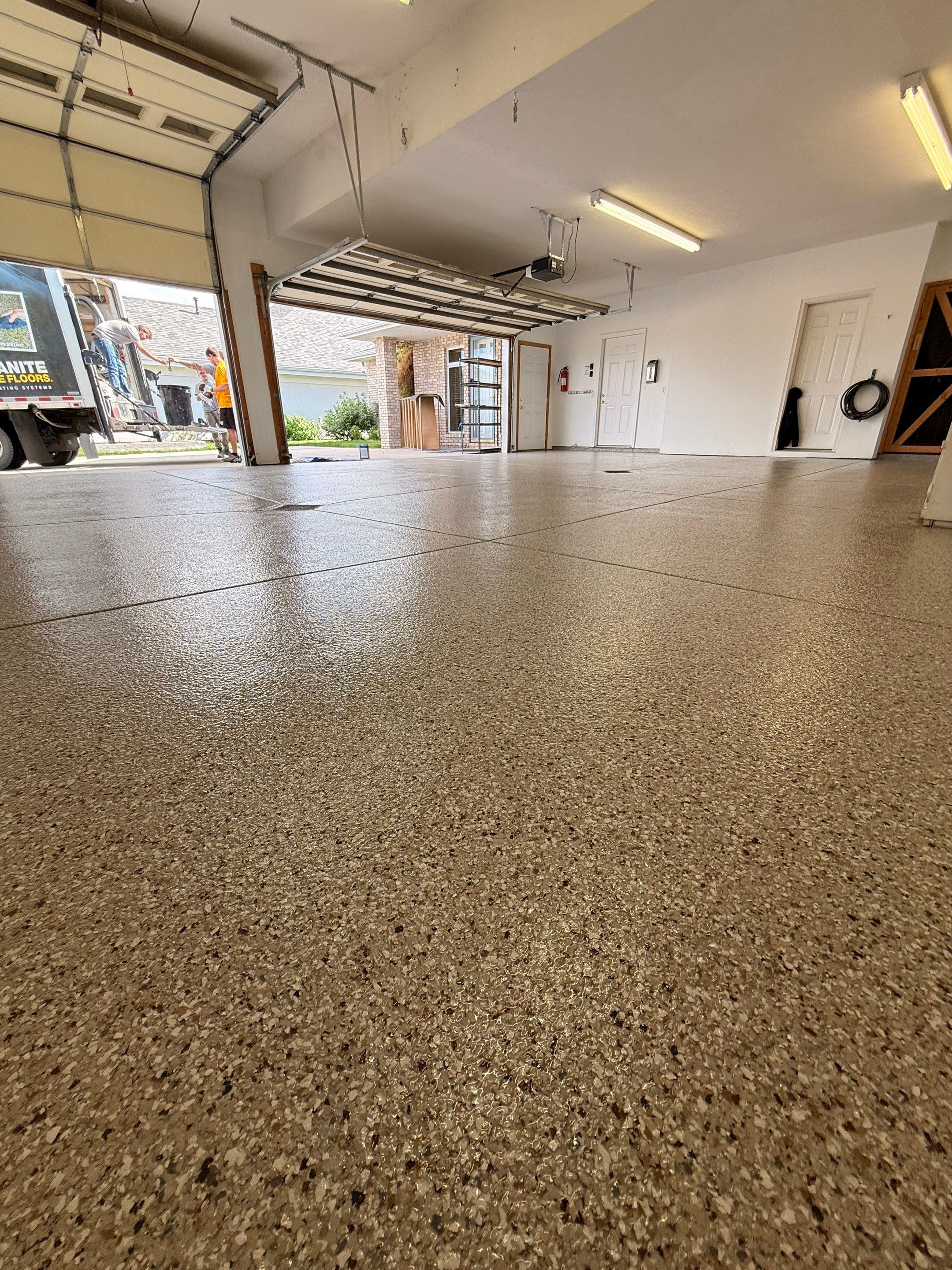Rae’s Creek 1/4” by Granite Garage Floors