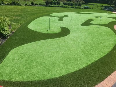 Unique Backyard Mini Putting Course