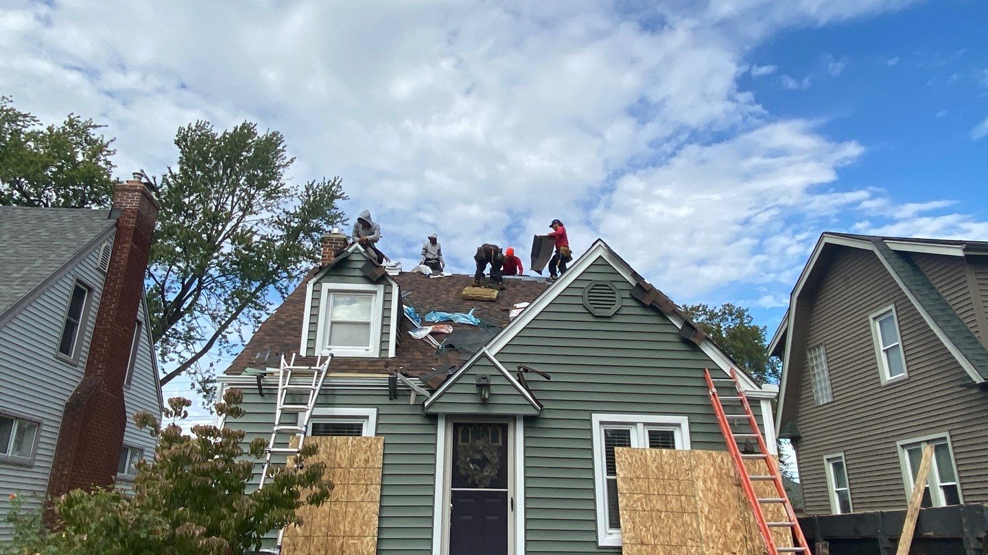 Siding Replacement using CertainTeed Restoration Classic D5 Forest Green by 180 Contractors