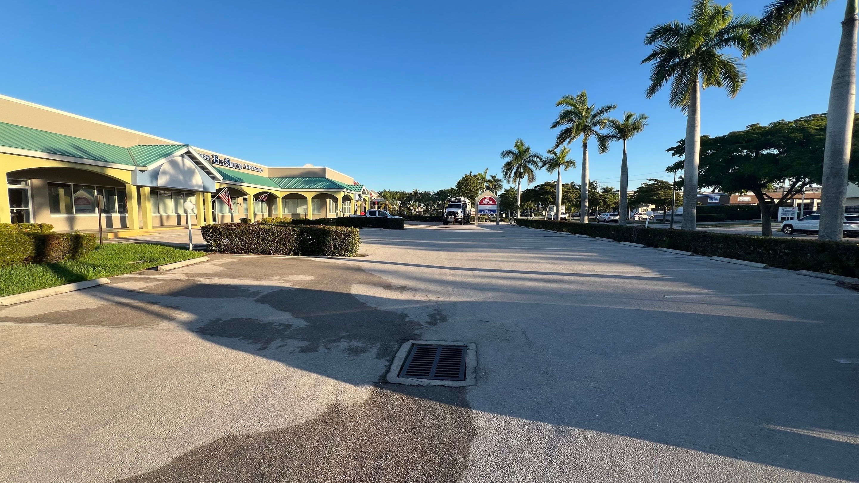 Stromwater System Maintenance at Bill Smith Appliances / Critter Cafe Marco Island Catch Basin by Don Mar, Inc. Storm Water Solutions