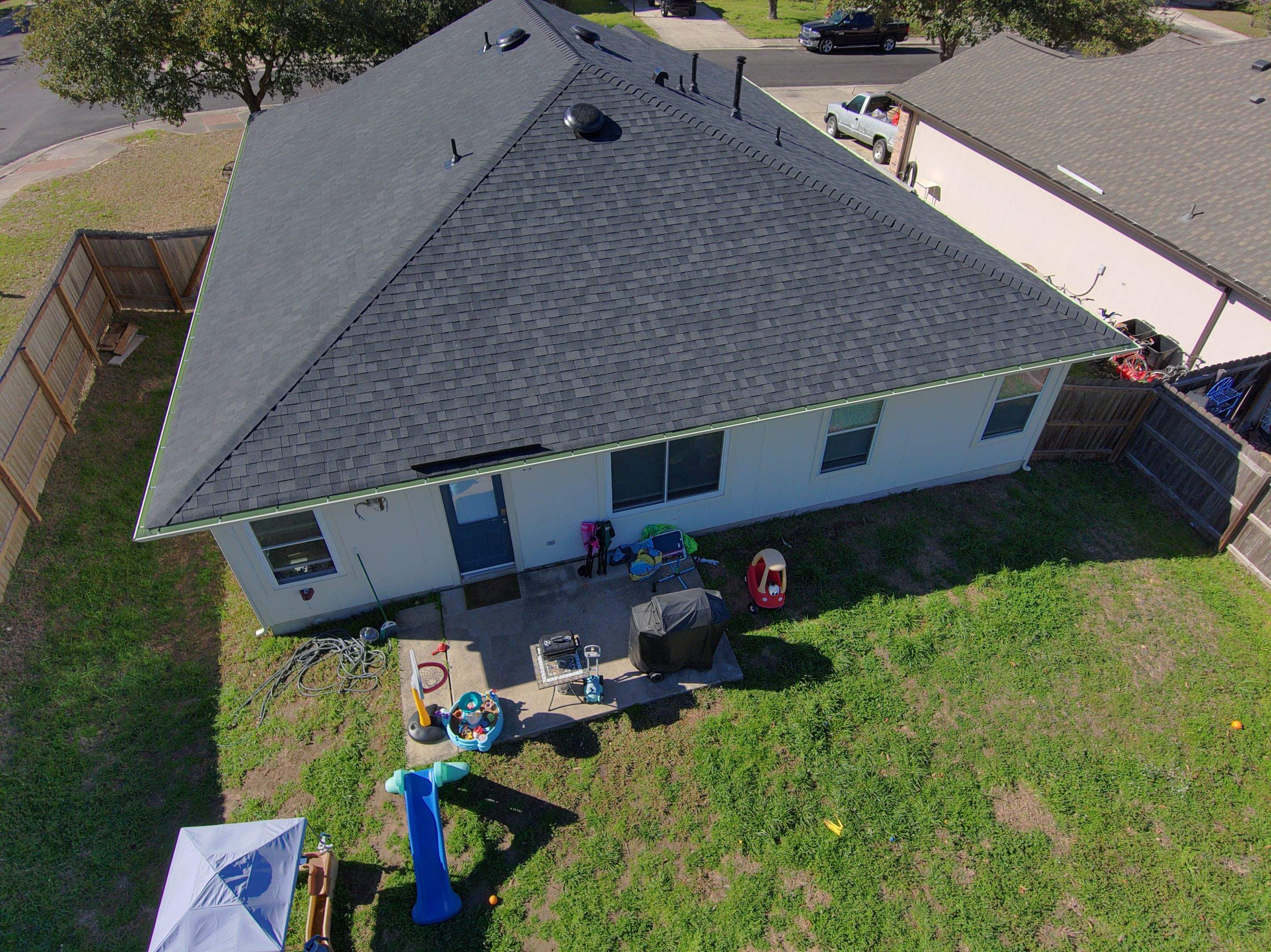 Onyx Black - Owens Corning TruDefinition Duration by RoofsOnly.com