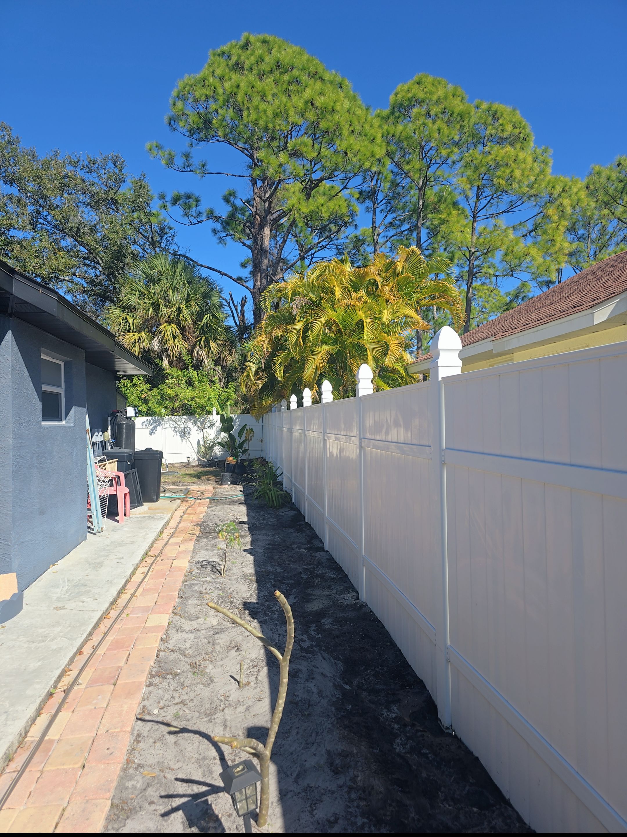 Vinyl Fence Repair in North Port by True Fence LLC