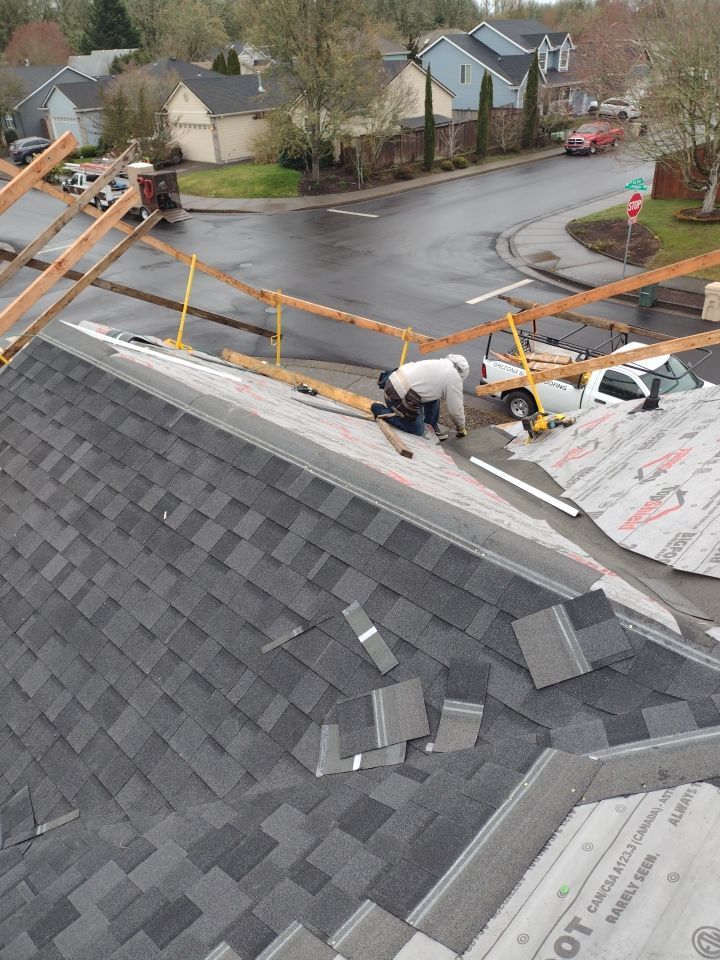Residential Re-Roof in Albany Oregon by Orezona Building & Roofing Company, Inc.