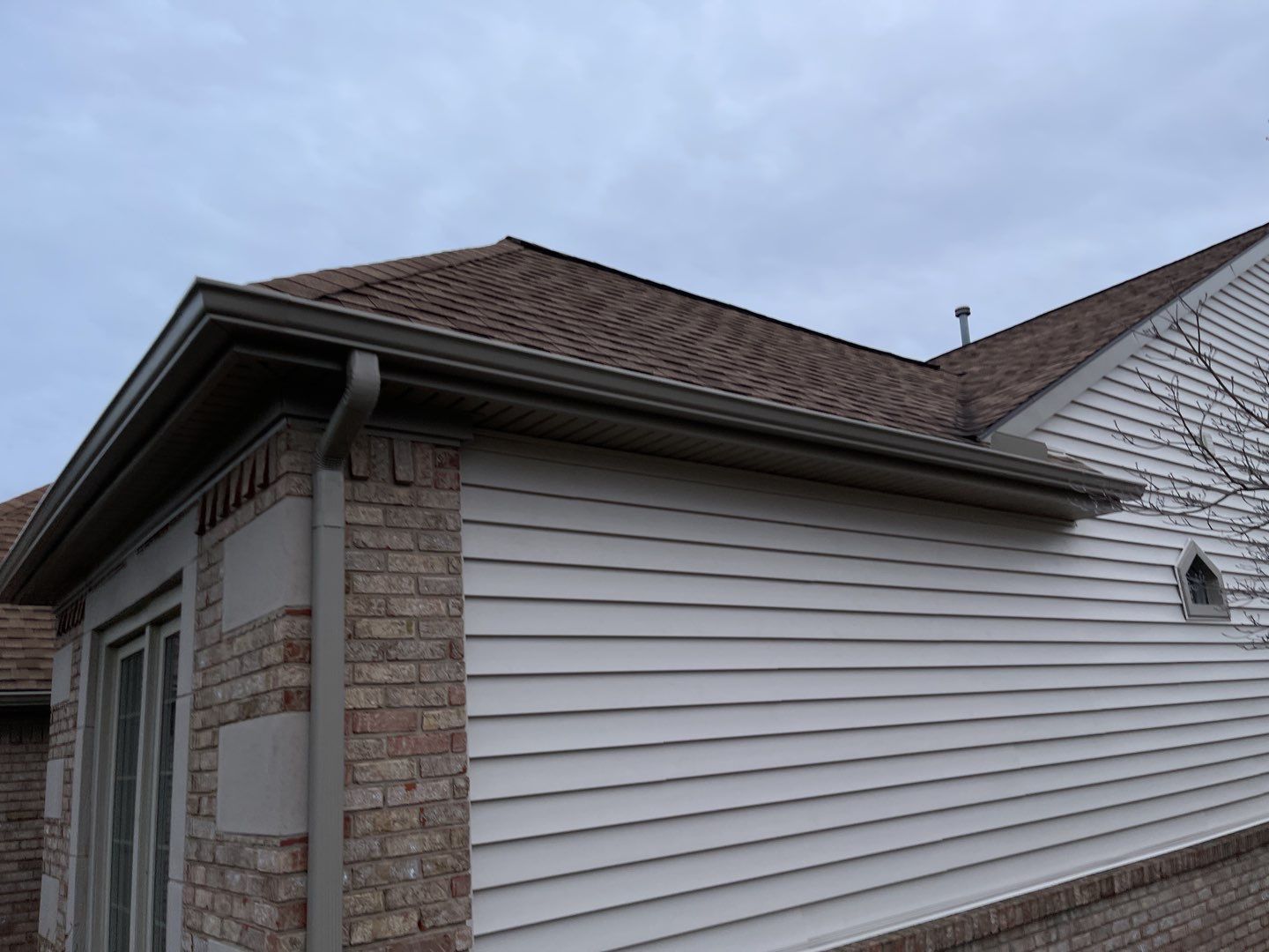 Siding Replacement using CertainTeed Restoration Classic D5 by 180 Contractors