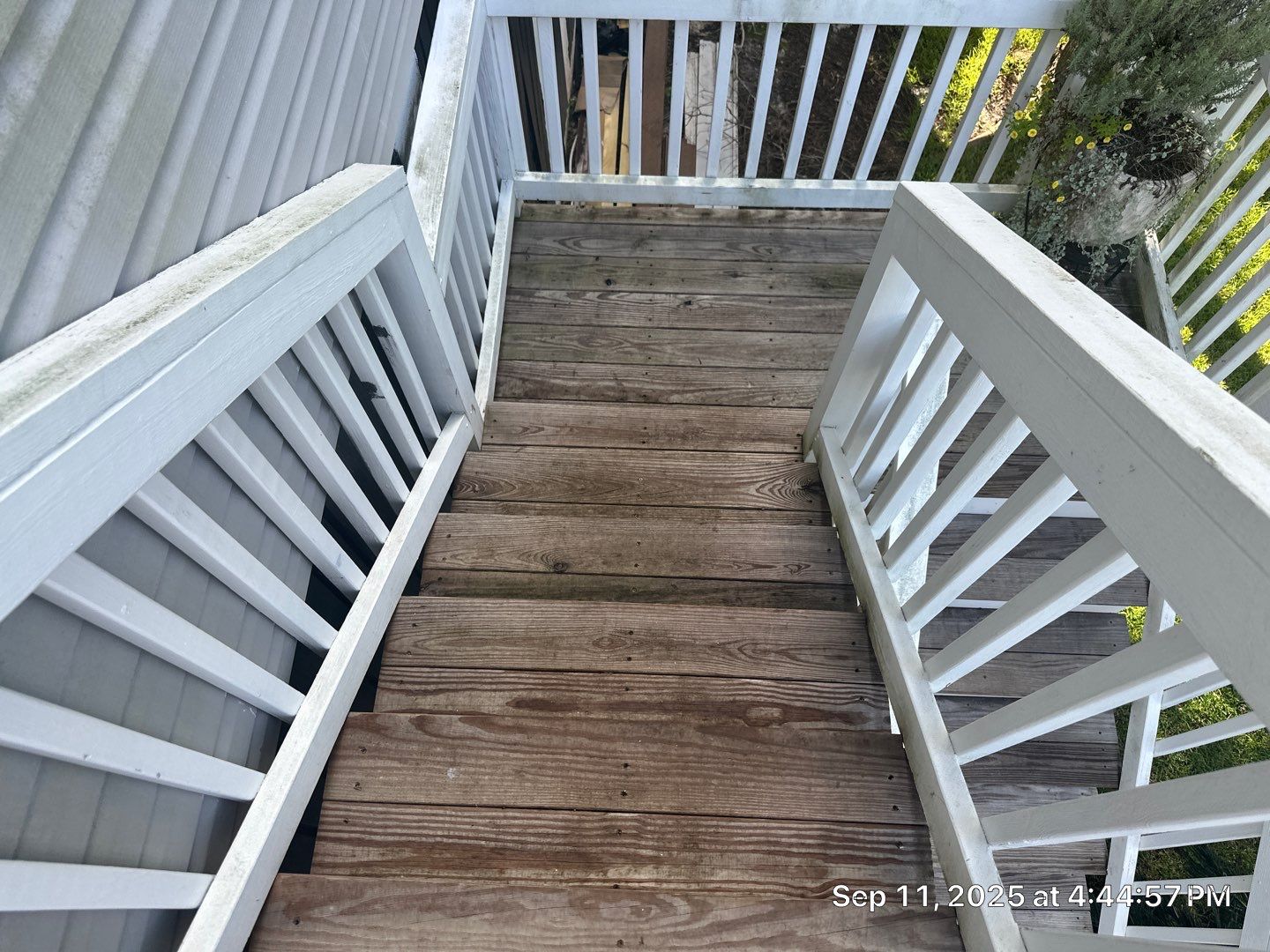 Wood Deck using Wood Sealant by DuraSeal