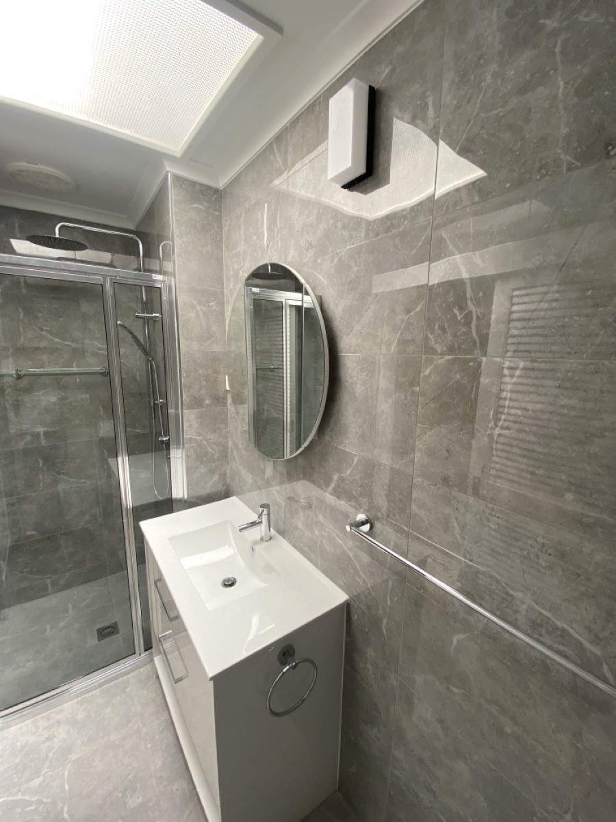 Ensuite Bathroom Renovation by Re-seal Bathrooms