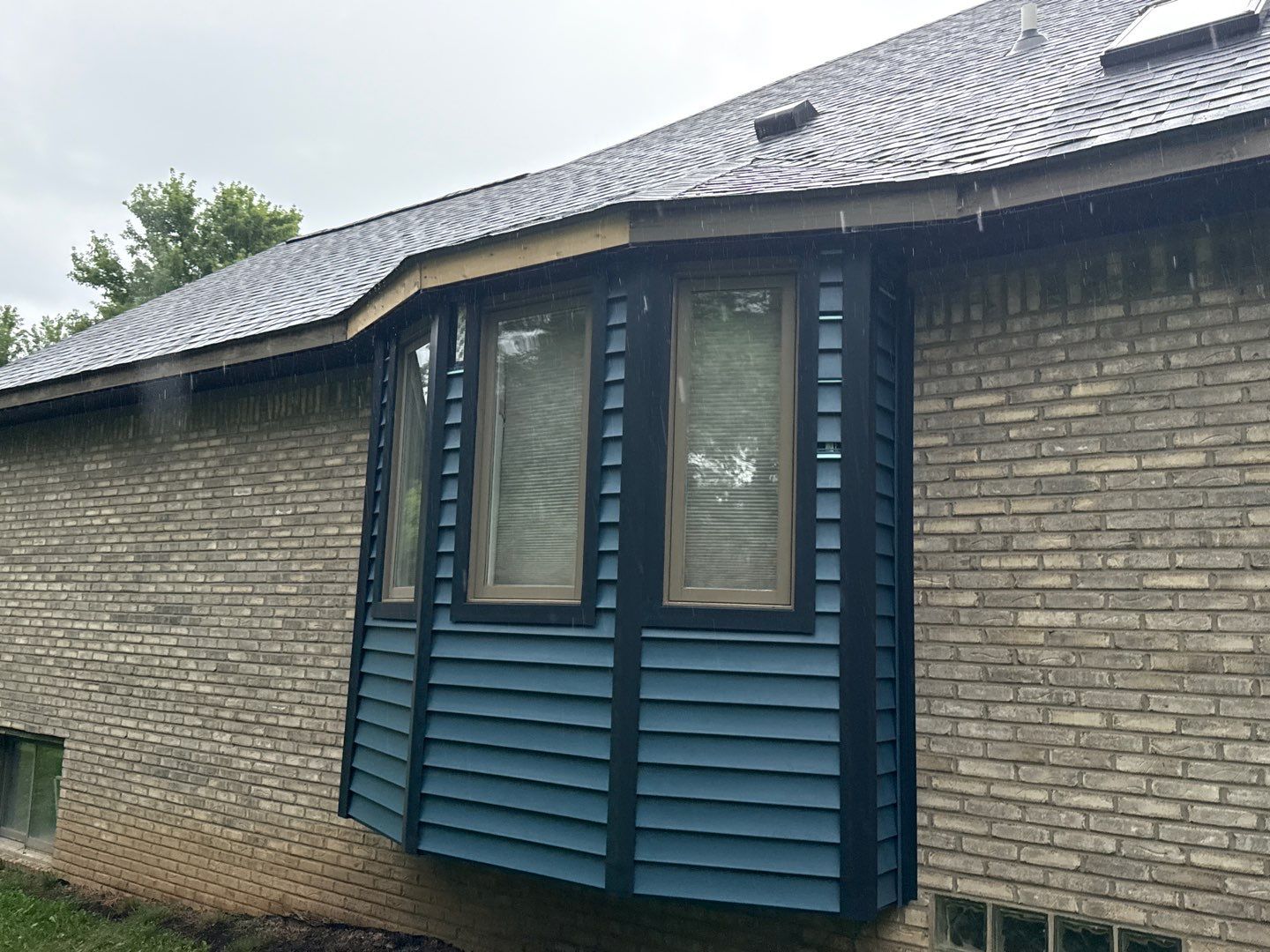 Siding Replacement using Alside Charter Oak D4.5" Laguna Blue by 180 Contractors