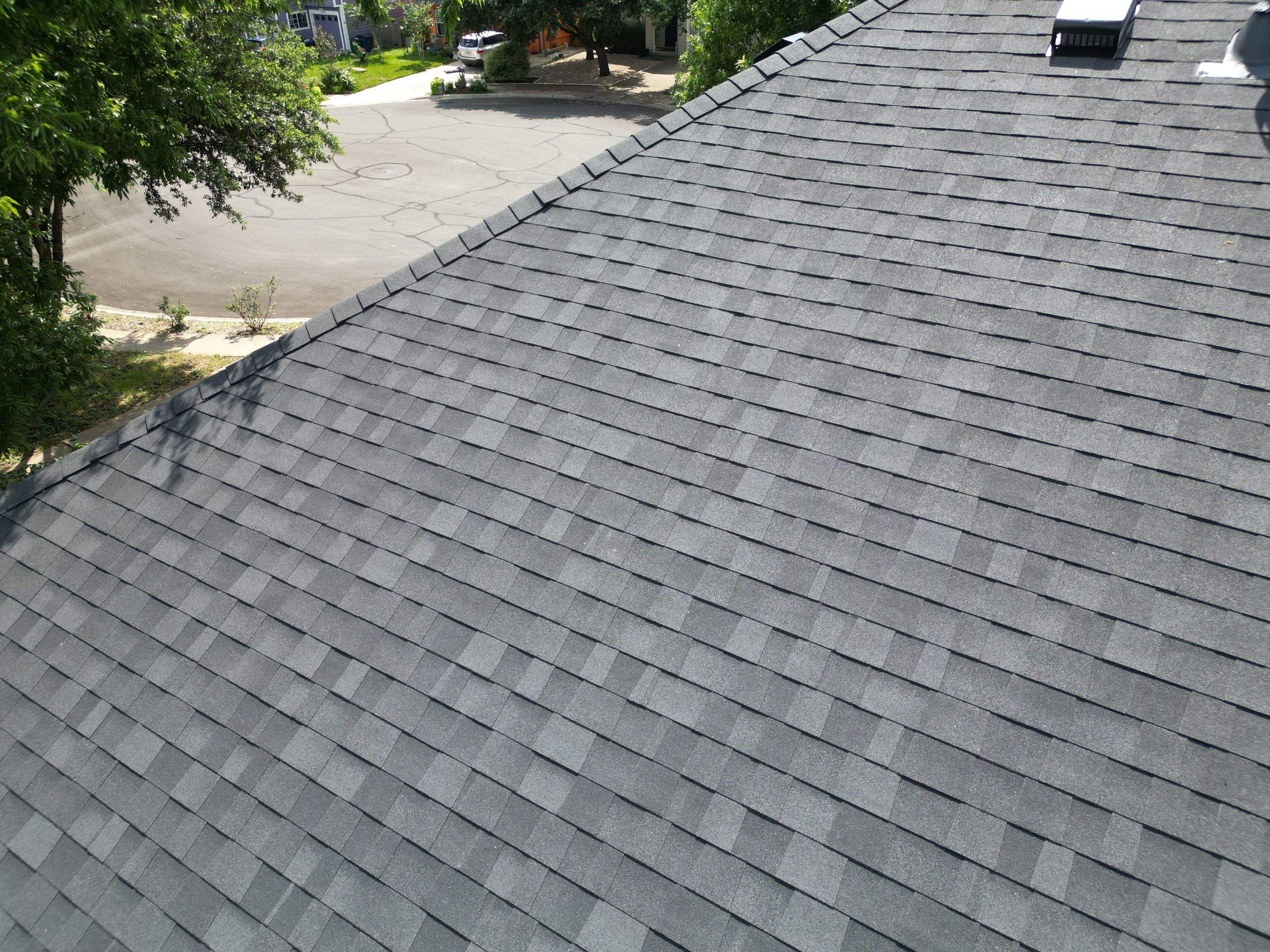 Onyx Black - Owens Corning TruDefinition Duration by RoofsOnly.com