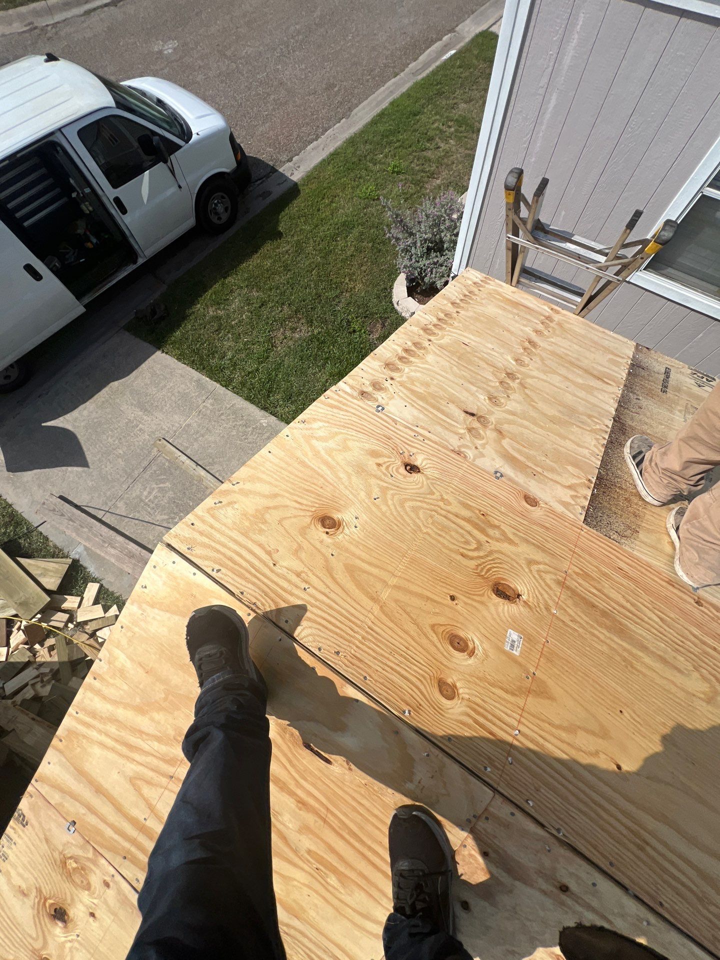 Mobile Home in Paradise by Bayfront Roofing and Construction