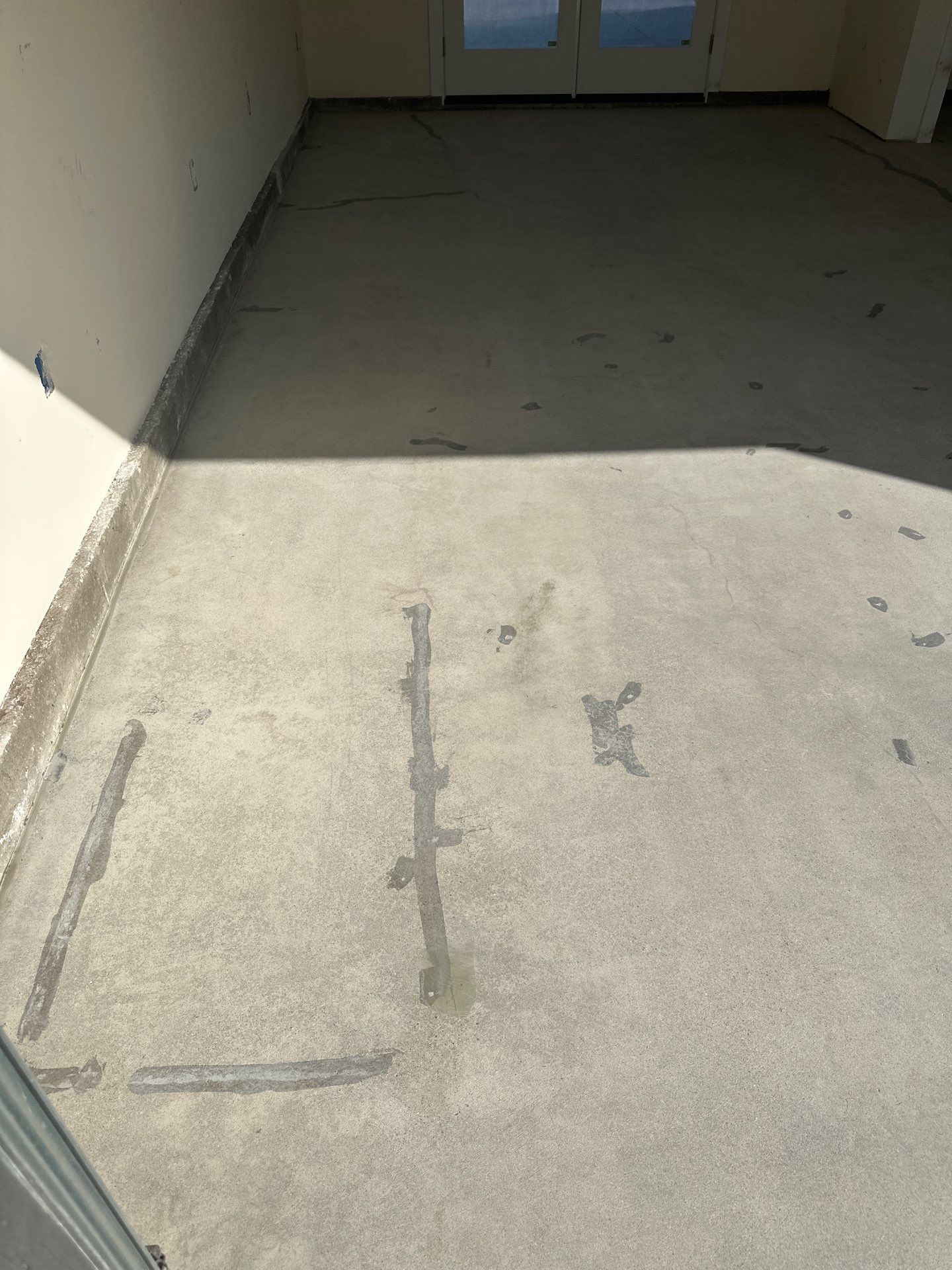 Polyurea Garage Floor Coating with Tidal Wave Flake Finish by MGP Coatings