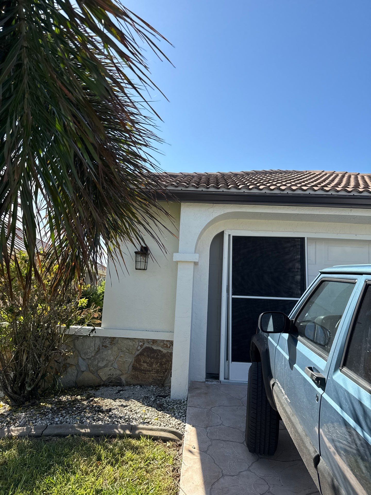 Black Seamless Gutters for Modern Homes in Punta Gorda by Gutter Professors