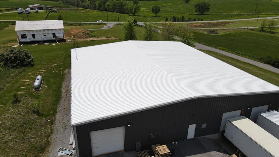 Project by Commercial Roofing Pros  by Commercial Roofing Pros 