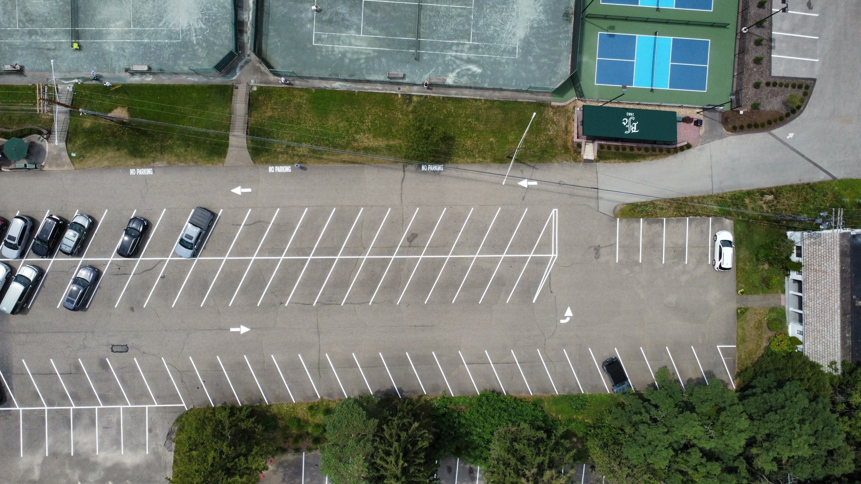 Country Club Parking by G-Force Parking Lot Striping of Pittsburgh