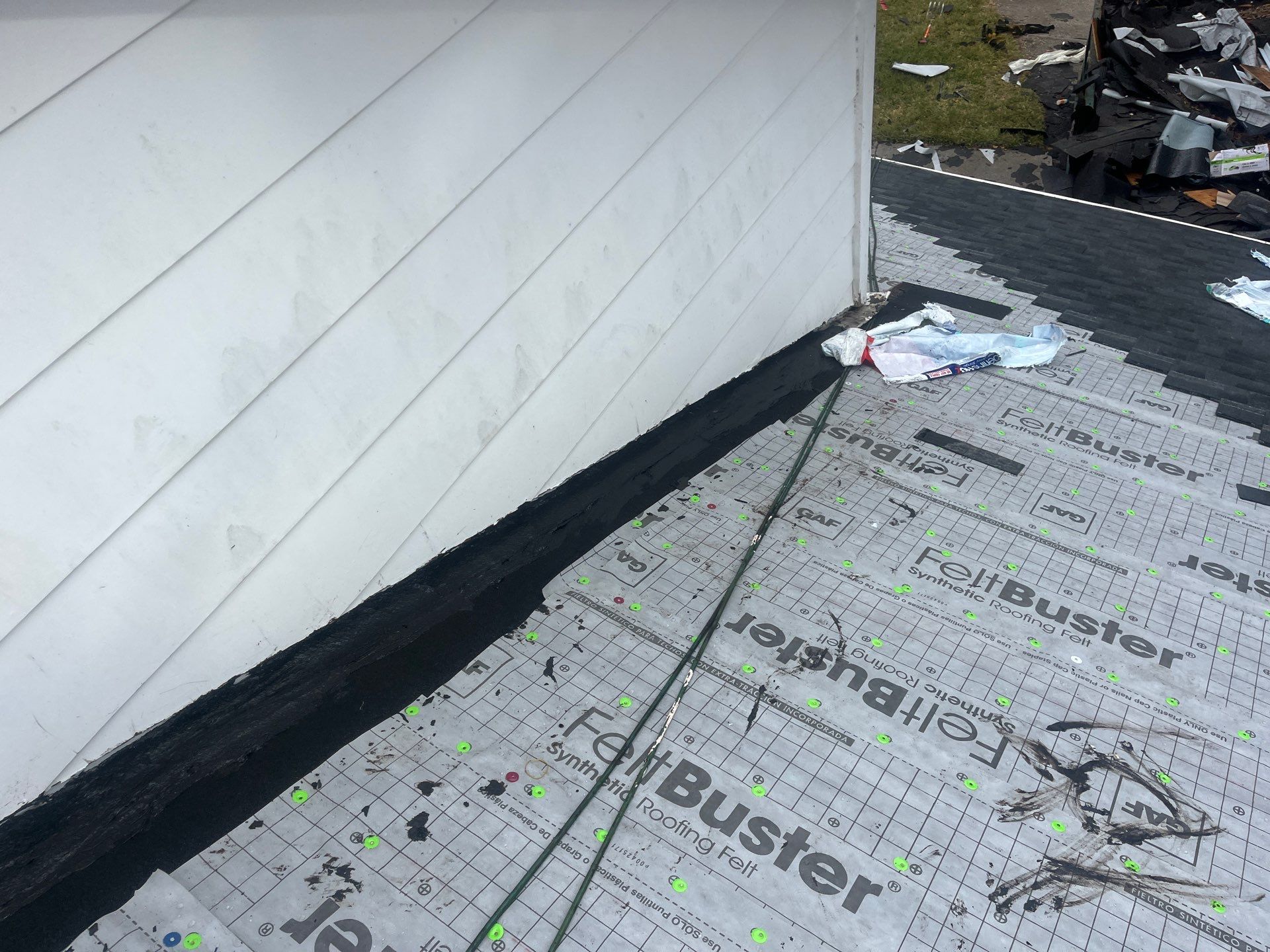 GAF Charcoal Architectural Shingle - Re-roof by Endless Summer Roofing Co.