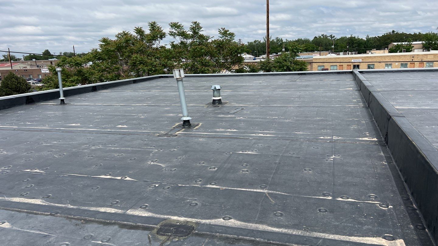 Commercial Roofing Installation using MuleHide EPDM .60 - BLACK by A to Z Roofing