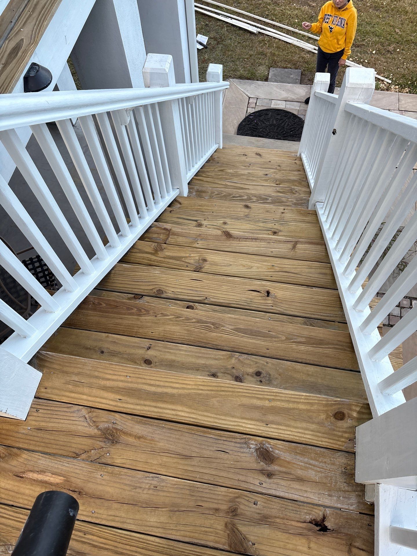 Wood Deck using Wood Stain by DuraSeal