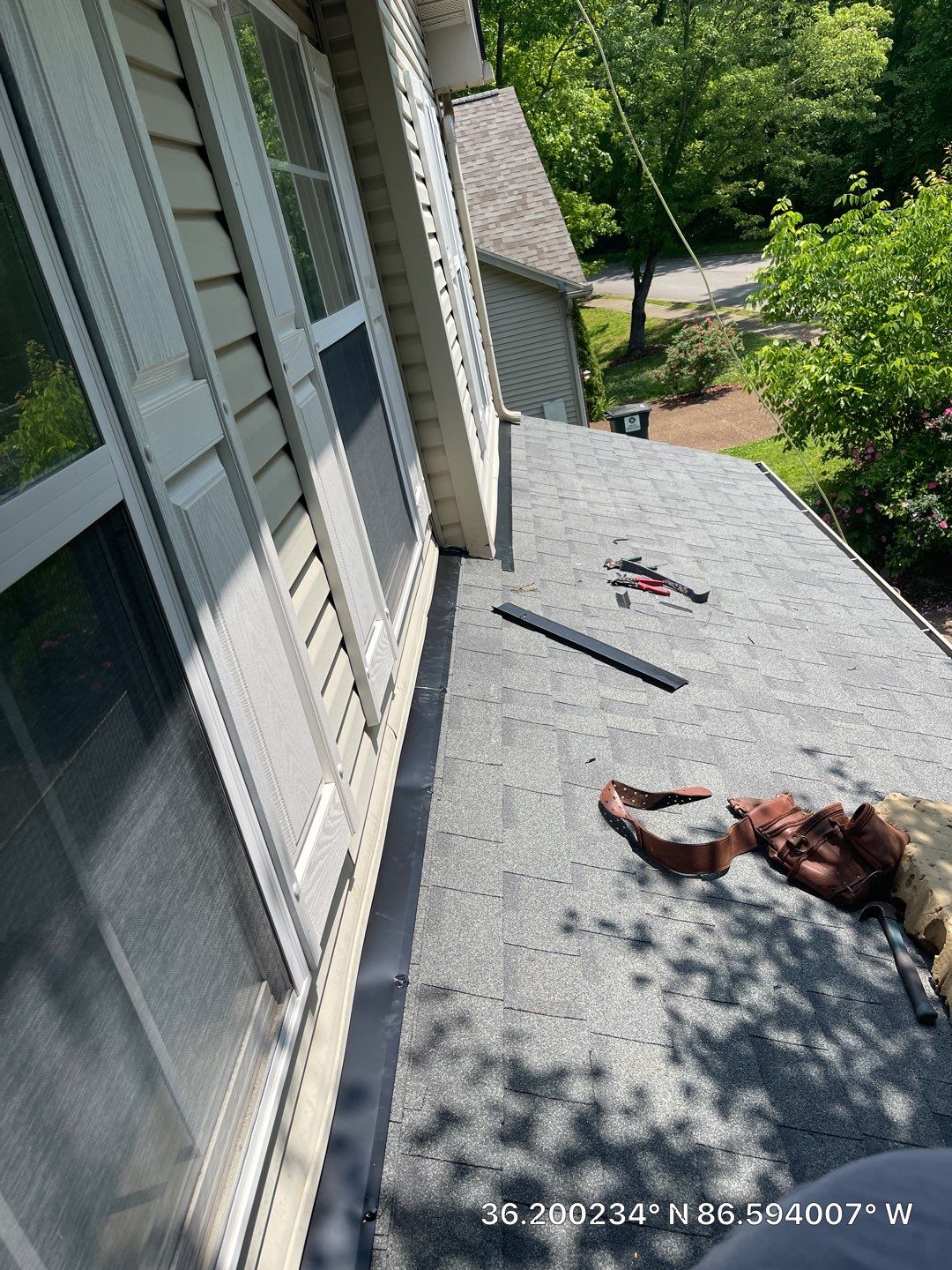 Residential Roofing Installation using Owens Corning Oakridge Roofing System by Undersun Roofing 