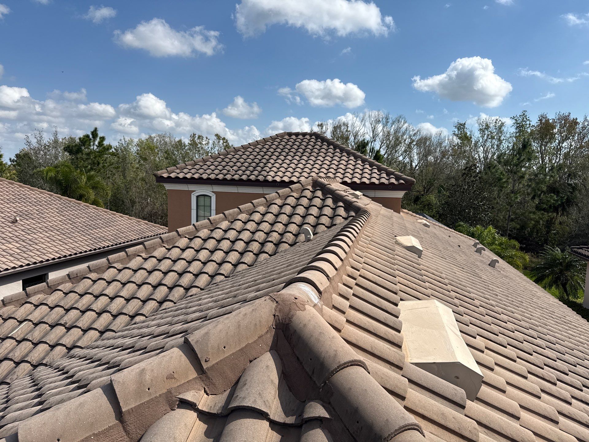 Tile Roof & Pool Deck Cleaning in Artisan Lakes Esplanade, Palmetto, FL – Sunshine AquaWash by Sunshine AquaWash