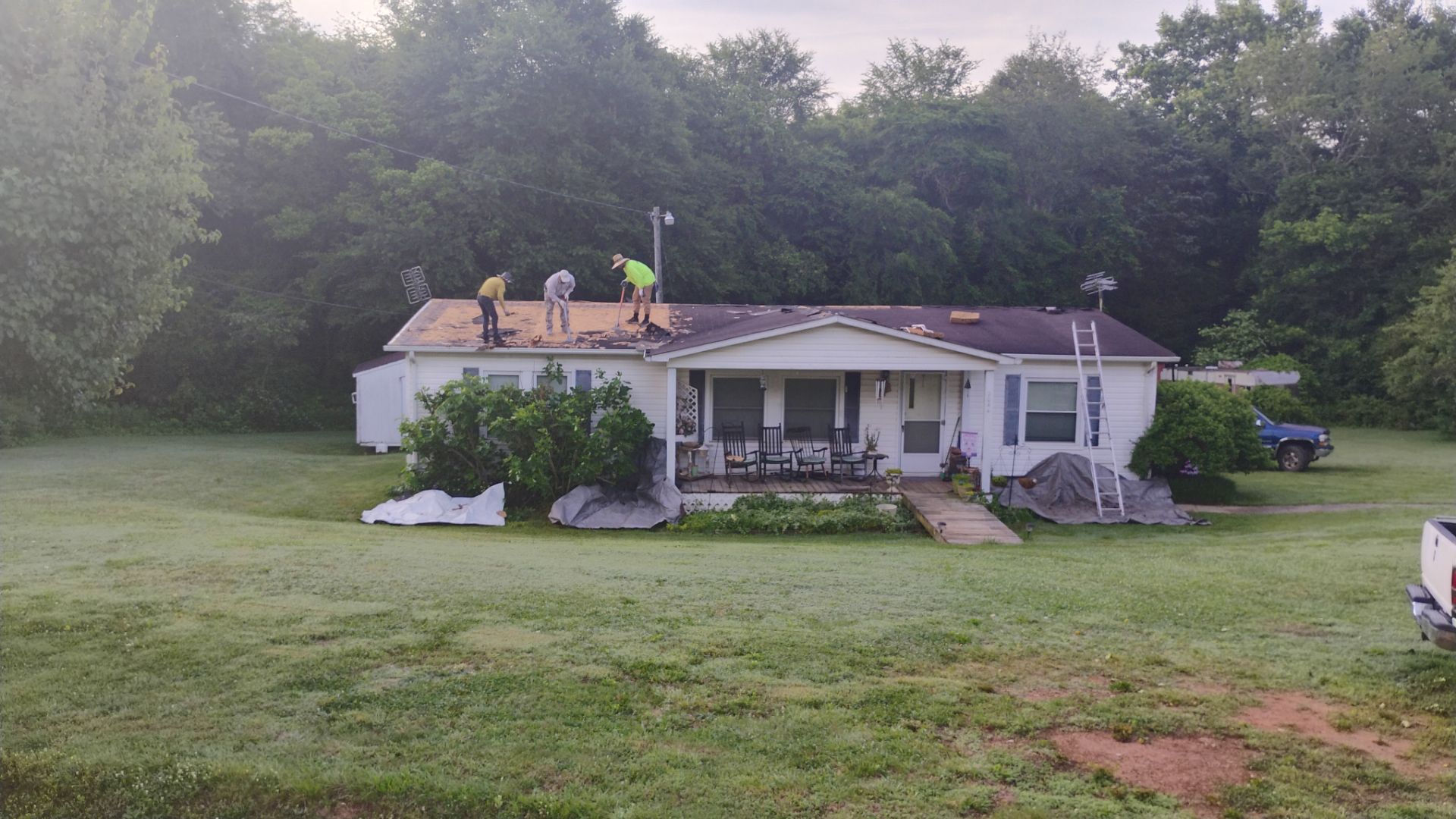 Taylor Roof by BROCK BUILDERS 