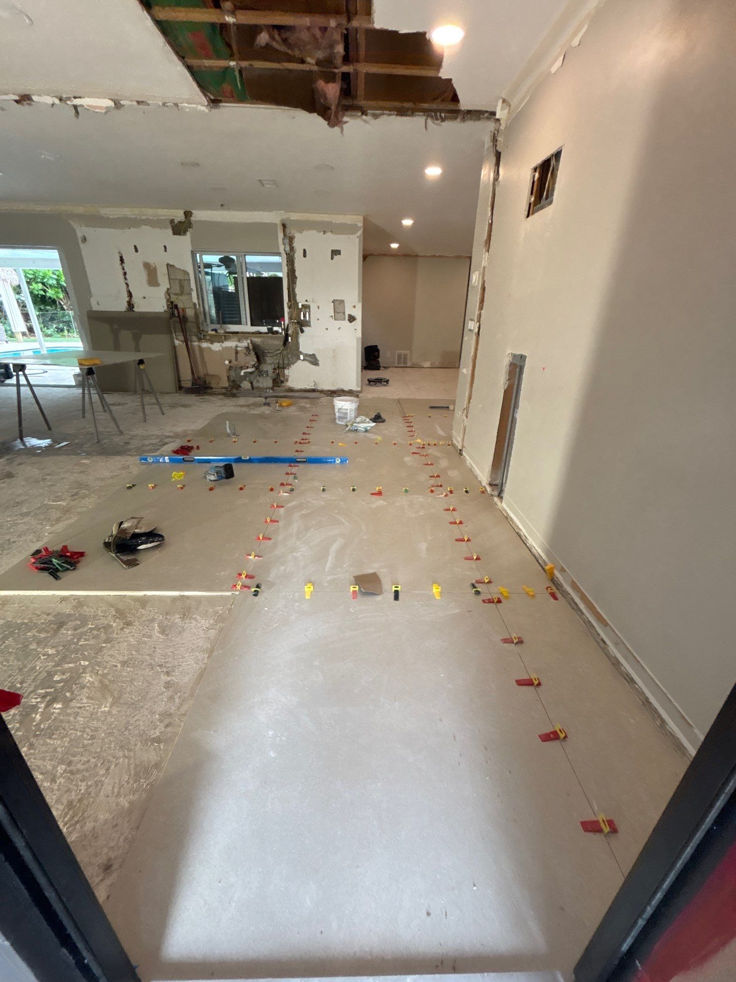 48x48 Flooring - East Boca Raton by Hevi Tile
