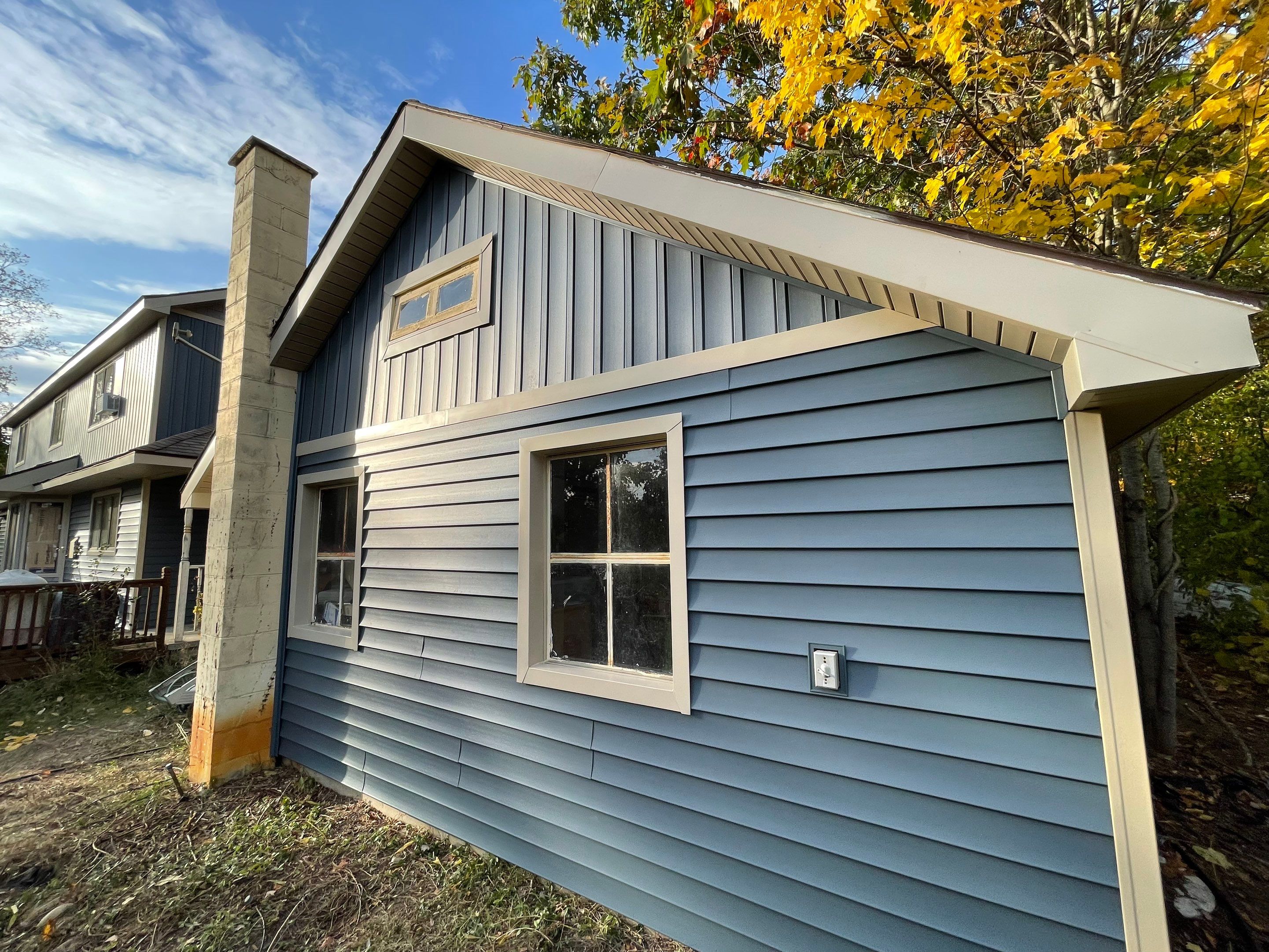 CertainTeed Monogram D5 Pacific Blue + Cedar Impression Shake Driftwood Blend & Pacific Blue + CertainTeed Board & Batten Pacific Blue by 180 Contractors