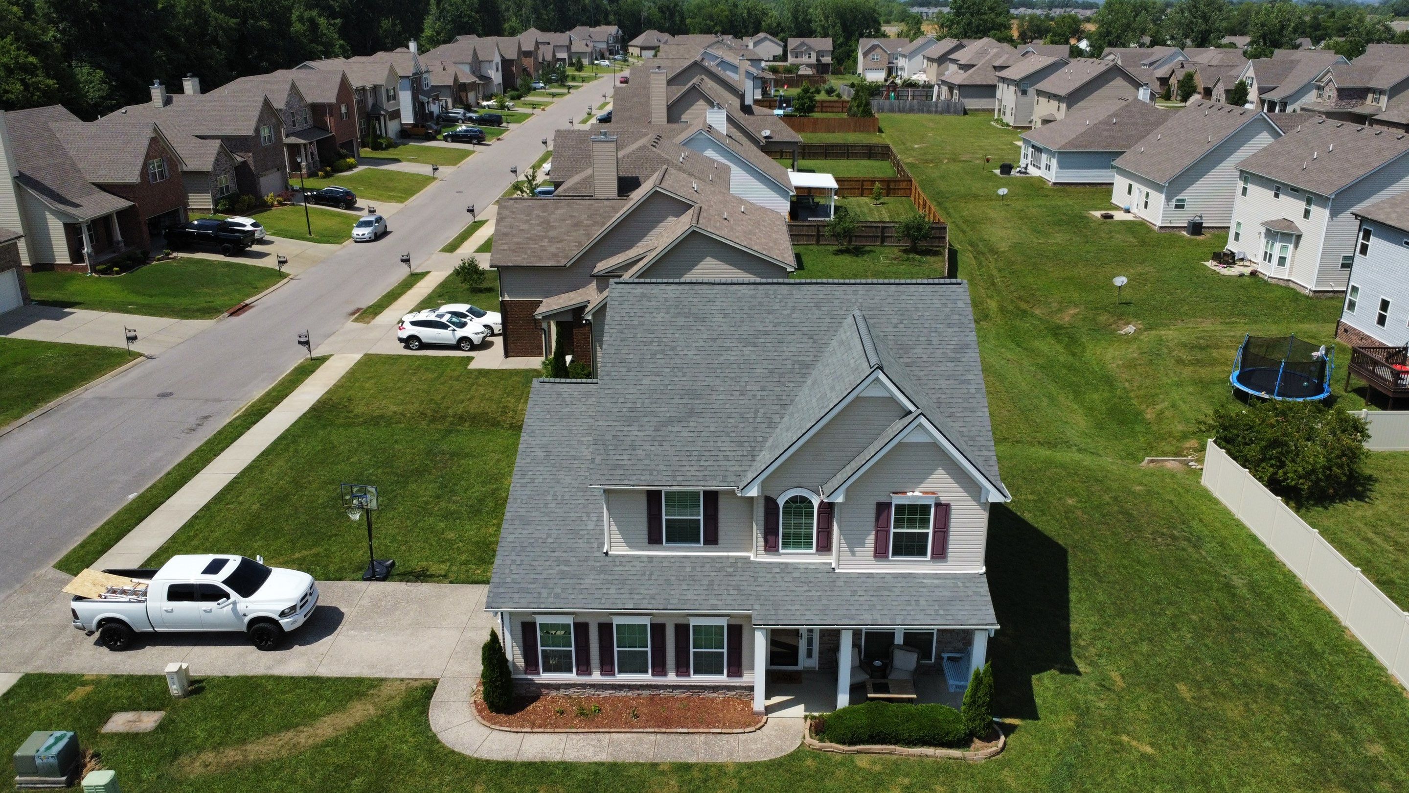 Residential Roofing Installation using Owens Corning Oakridge Roofing System by Undersun Roofing 