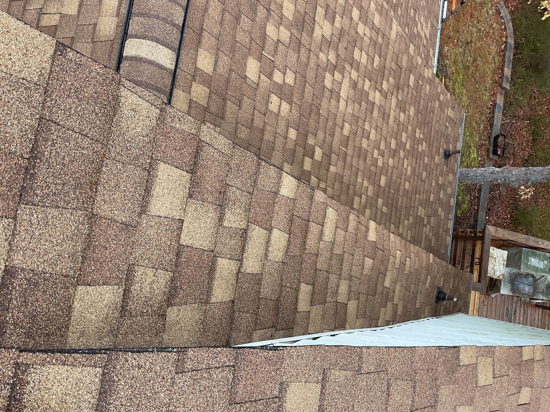 Springfield CertainTeed Landmark in Resawn Shake by RM Banning, Inc.