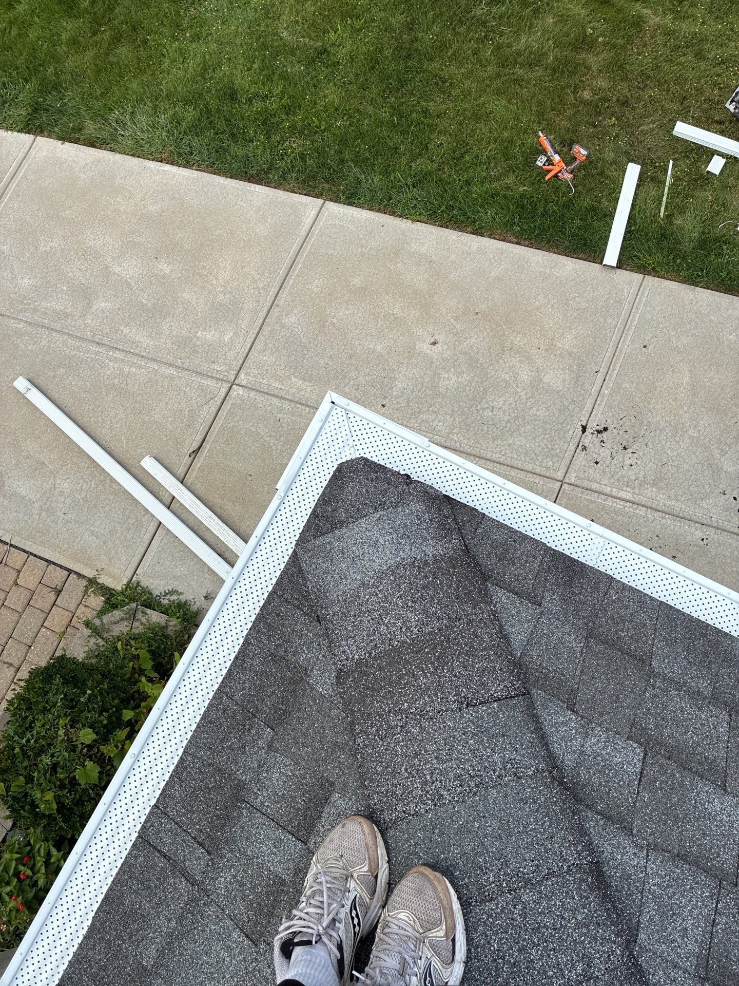 5, seamless gutter  by Hector’s gutter install 