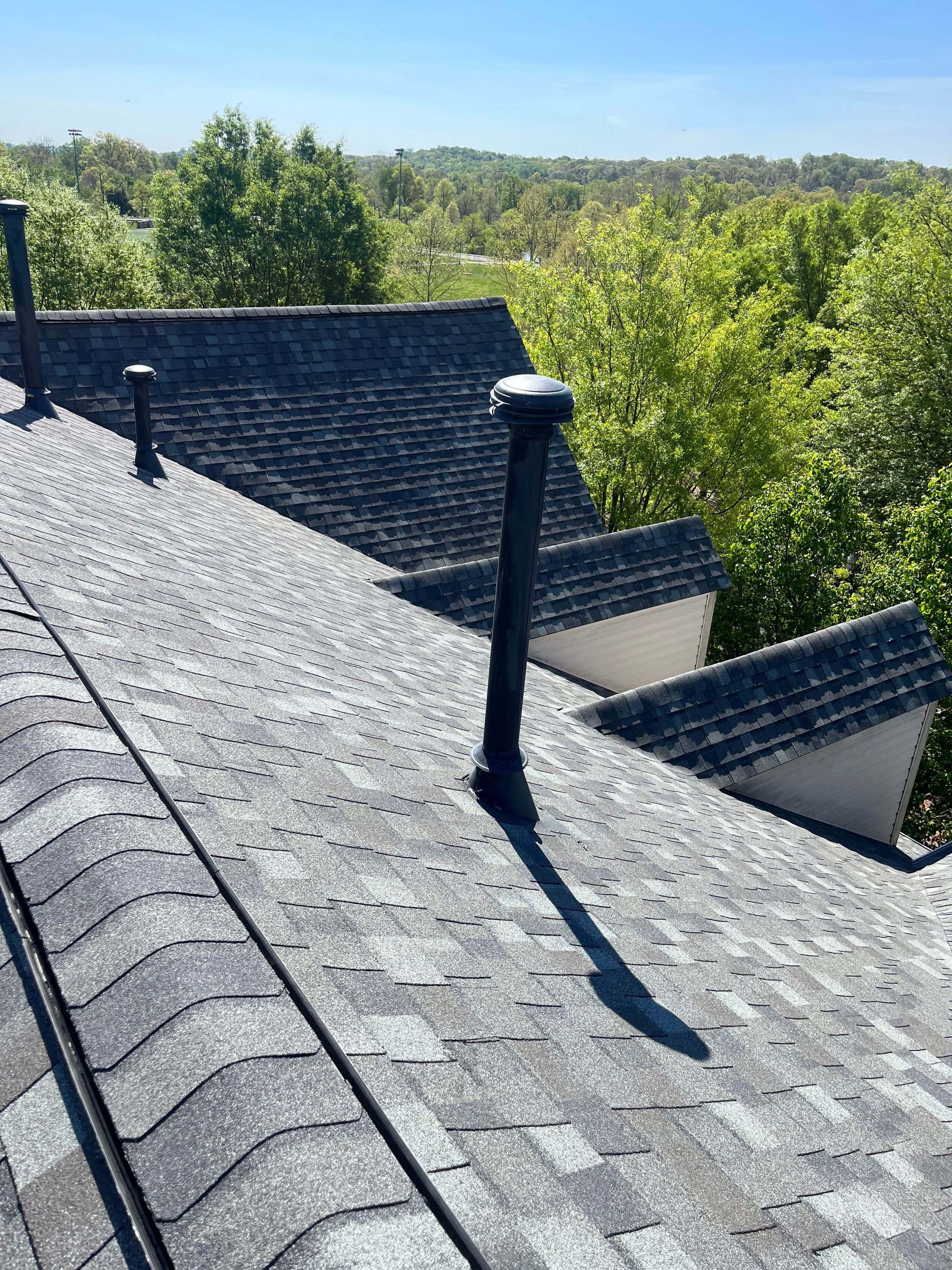 Alexandria: CertainTeed Landmark Pro Designer Shingles in Max Def Georgetown Gray by RM Banning, Inc.