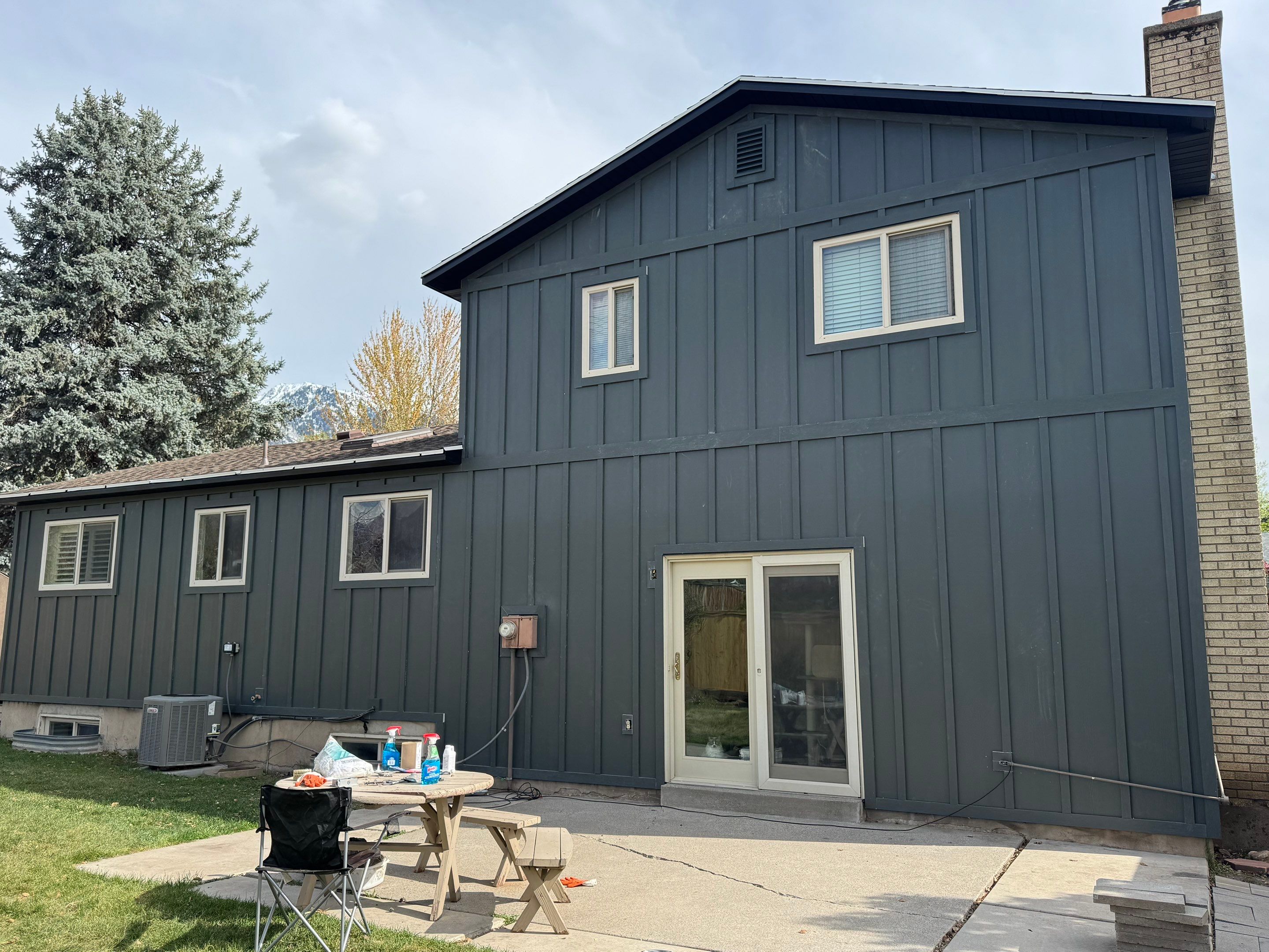 Sandy | Monochromatic Hardie Board & Batten | Iron Gray by Ideal Siding Utah