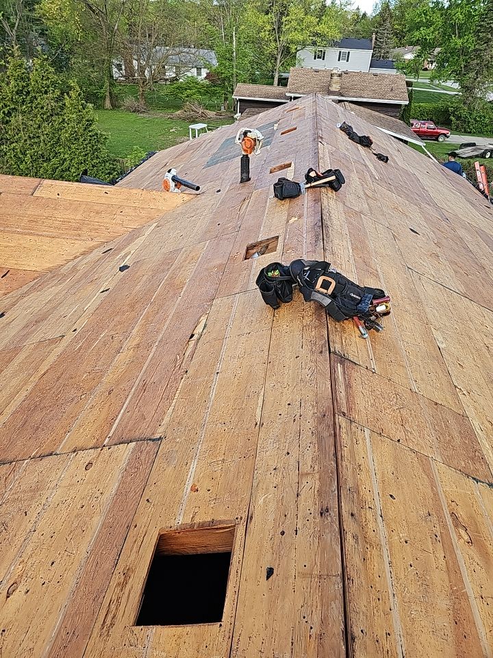 ATLAS PINNACLE COLOR: SUMMER STORM DRIP EDGE: WHITE by Eagle Eye Roofing