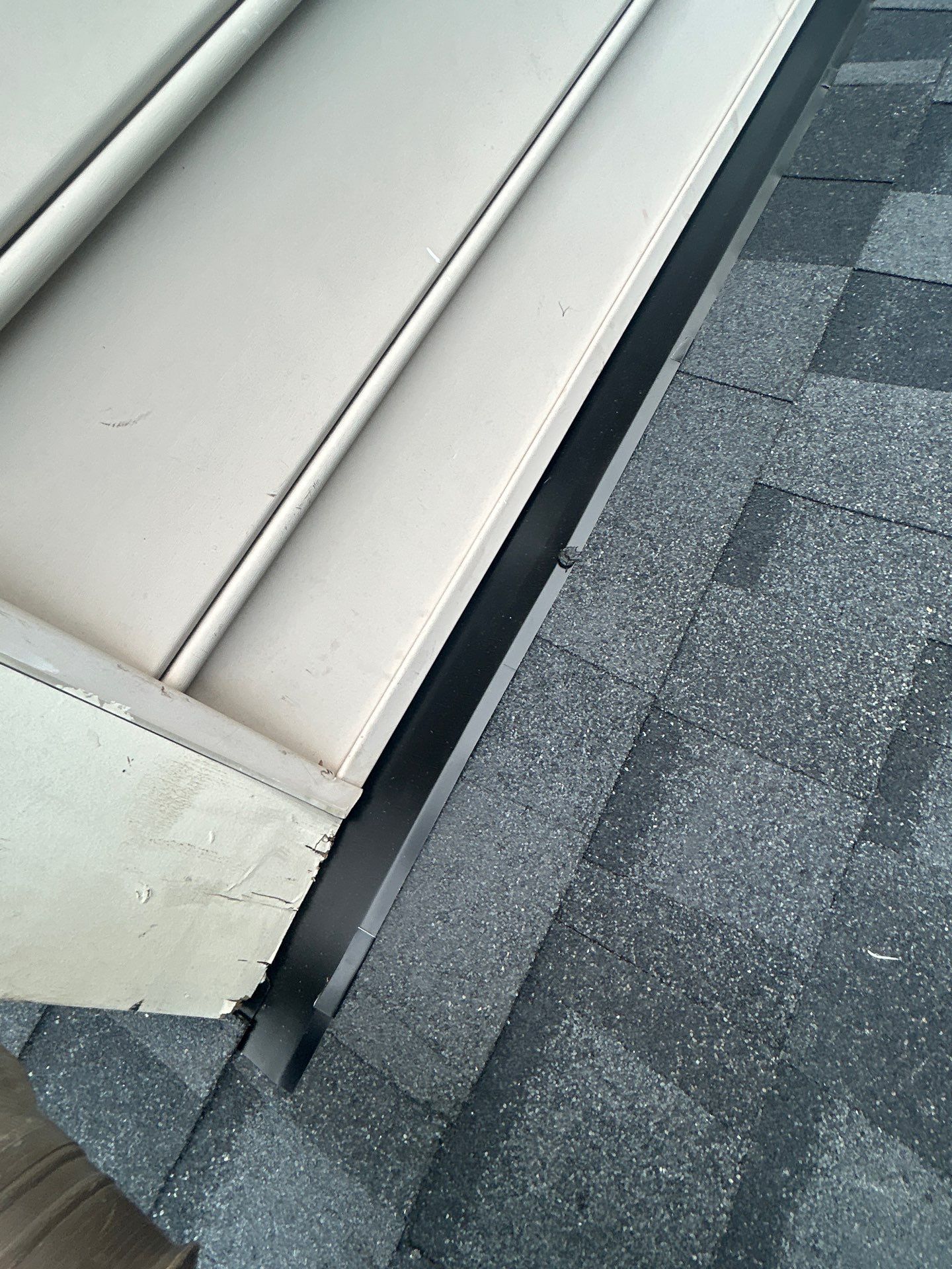 Great Falls : residential Roof with CertainTeed Landmark Pro in Max Def Moire Black  by RM Banning, Inc.