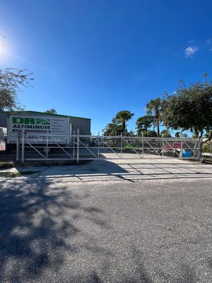 Commercial Fence Installation using Aluminum Estate Gate