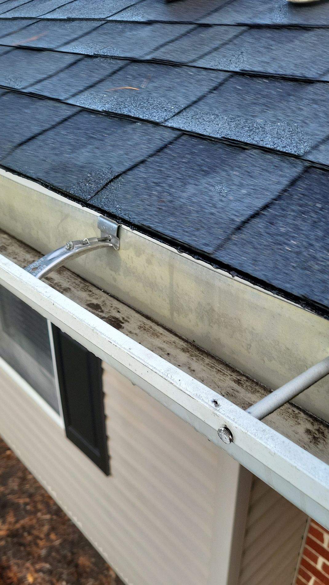 Gutter Repair, Gutter Cleaning, Gutter Guards by Roof Right Inc