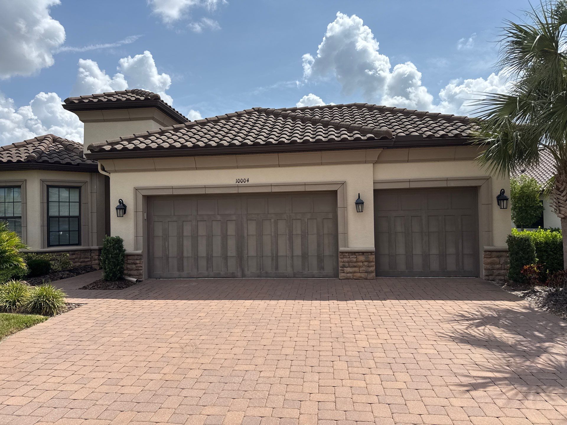 Concrete Tile Roof, Paver Driveway & Lanai Cleaning – Artisan Lakes Esplanade, Palmetto, FL by Sunshine AquaWash