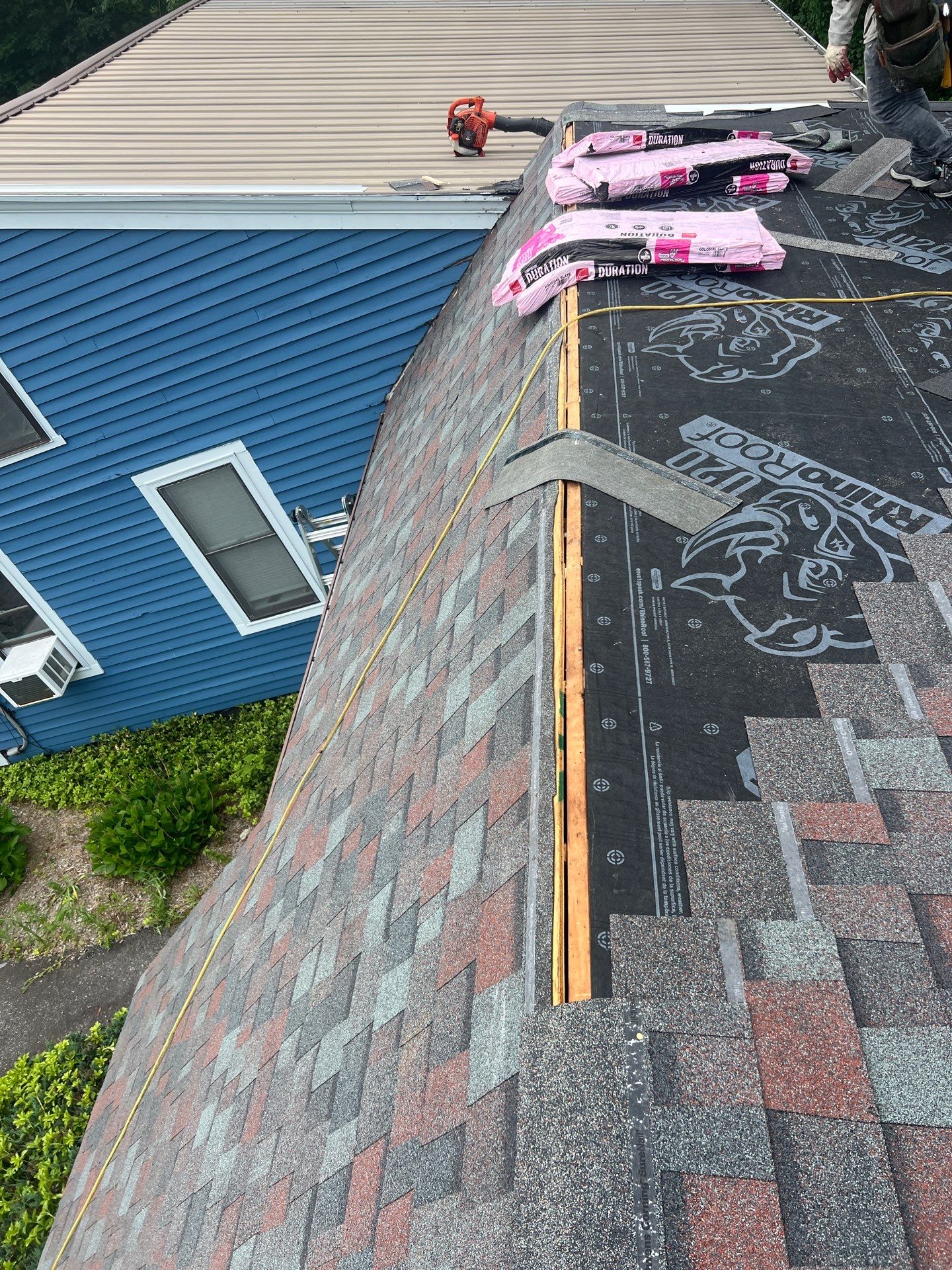 Brookline, NH – Owens Corning Asphalt Shingle Roof Replacement by Tall pine roofing