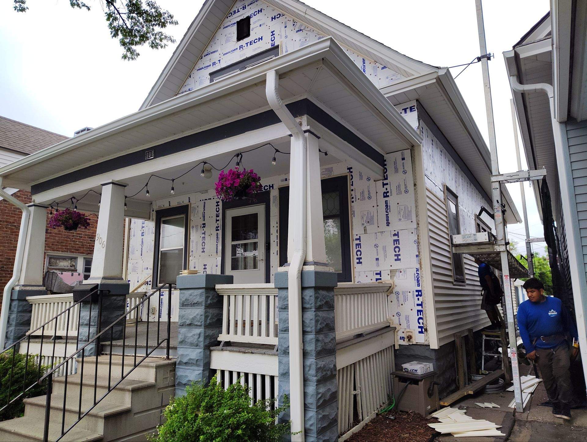 Vinyl Siding Replacement and Exterior Upgrades in Midtown by Hansen Projects