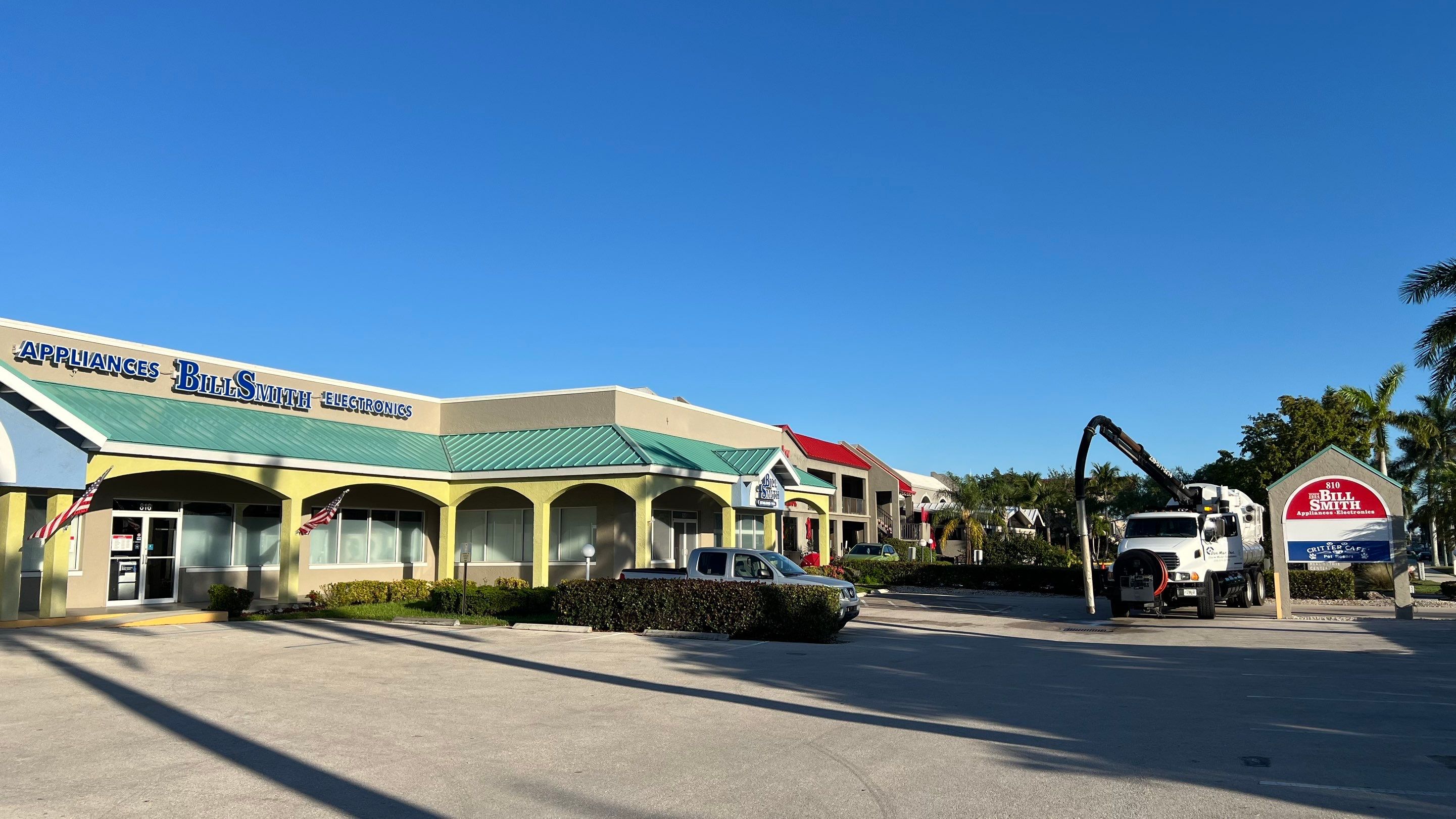 Stromwater System Maintenance at Bill Smith Appliances / Critter Cafe Marco Island Catch Basin by Don Mar, Inc. Storm Water Solutions
