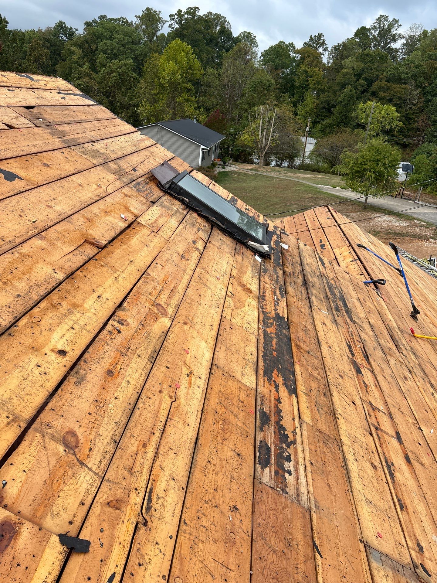 Residential Roofing Installation using GAF Timberline HDZ Charcoal by Rainstoppers Roofing