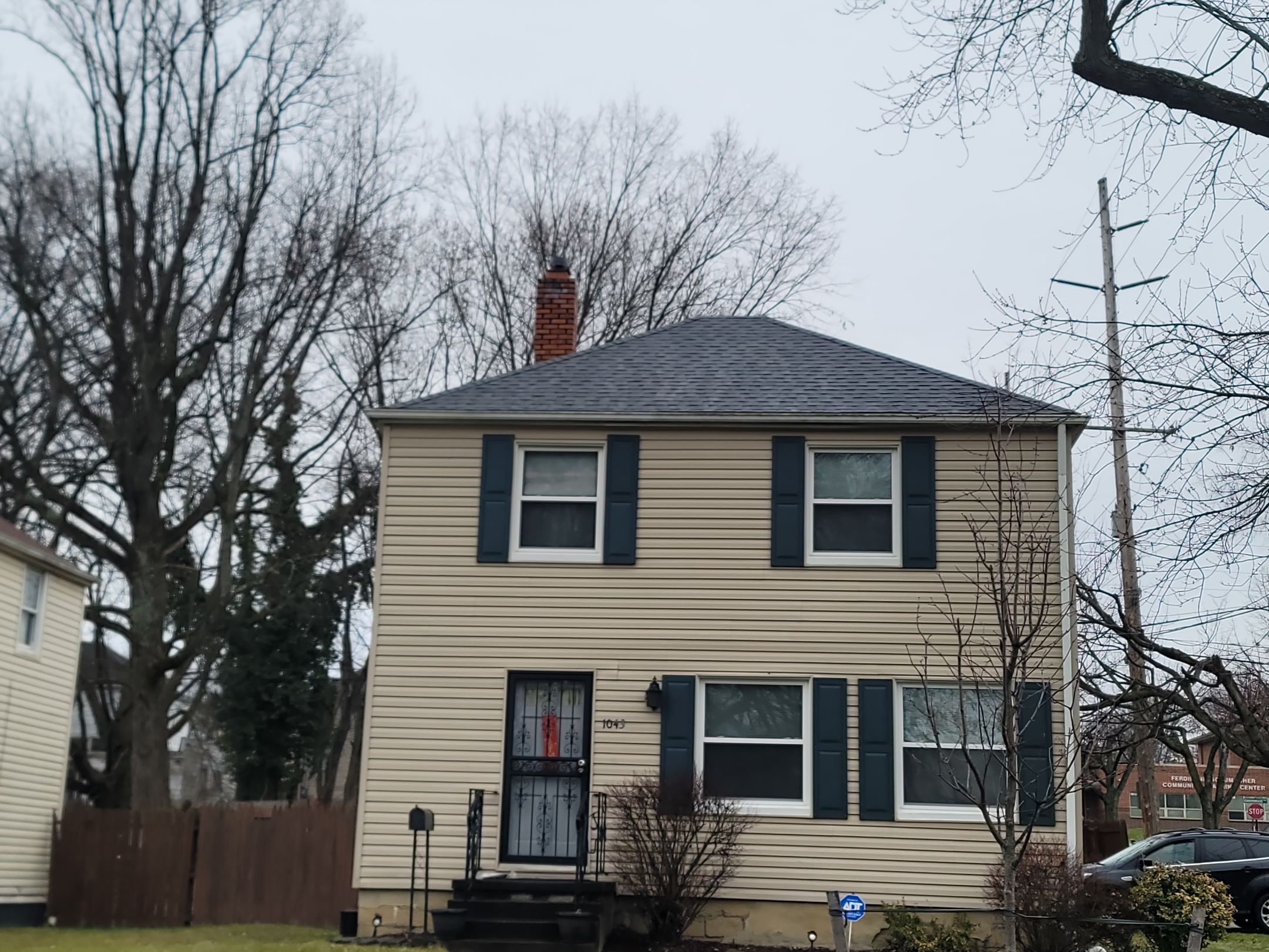 Atlas Pinnacle, Color: Pewter, Drip Edge: White by Eagle Eye Roofing