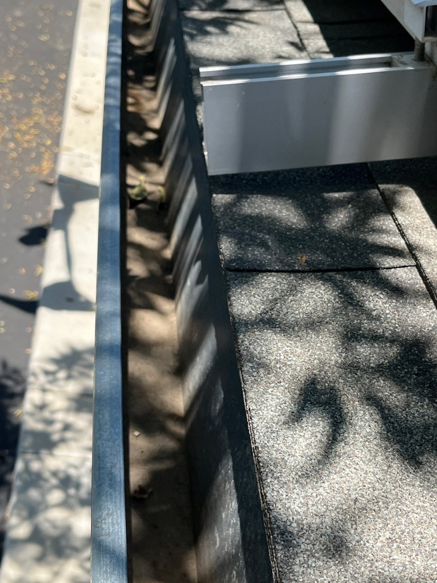 HOA gutter cleaning after photo.