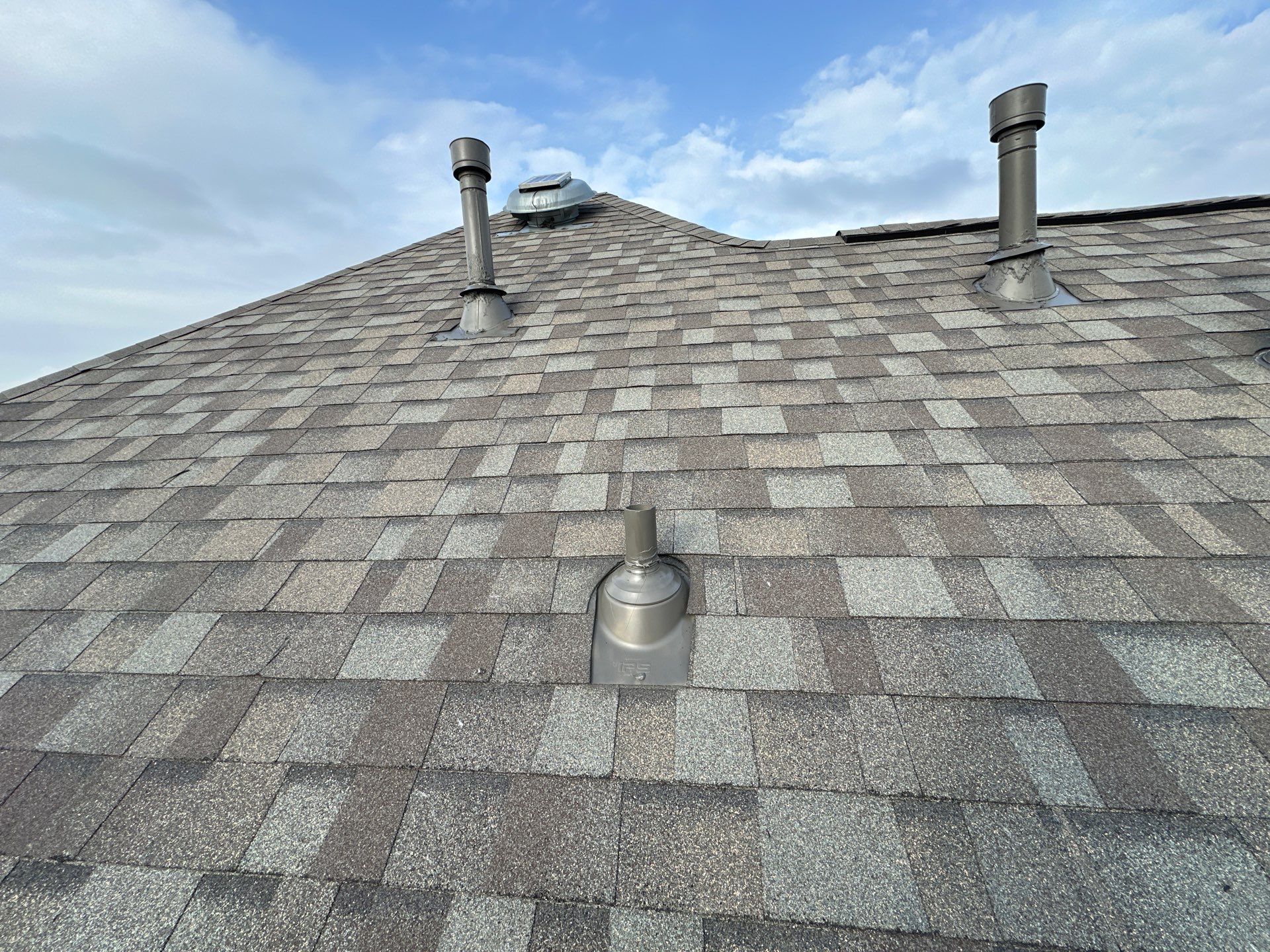 Owens Corning Duration Driftwood by Motion Roofing