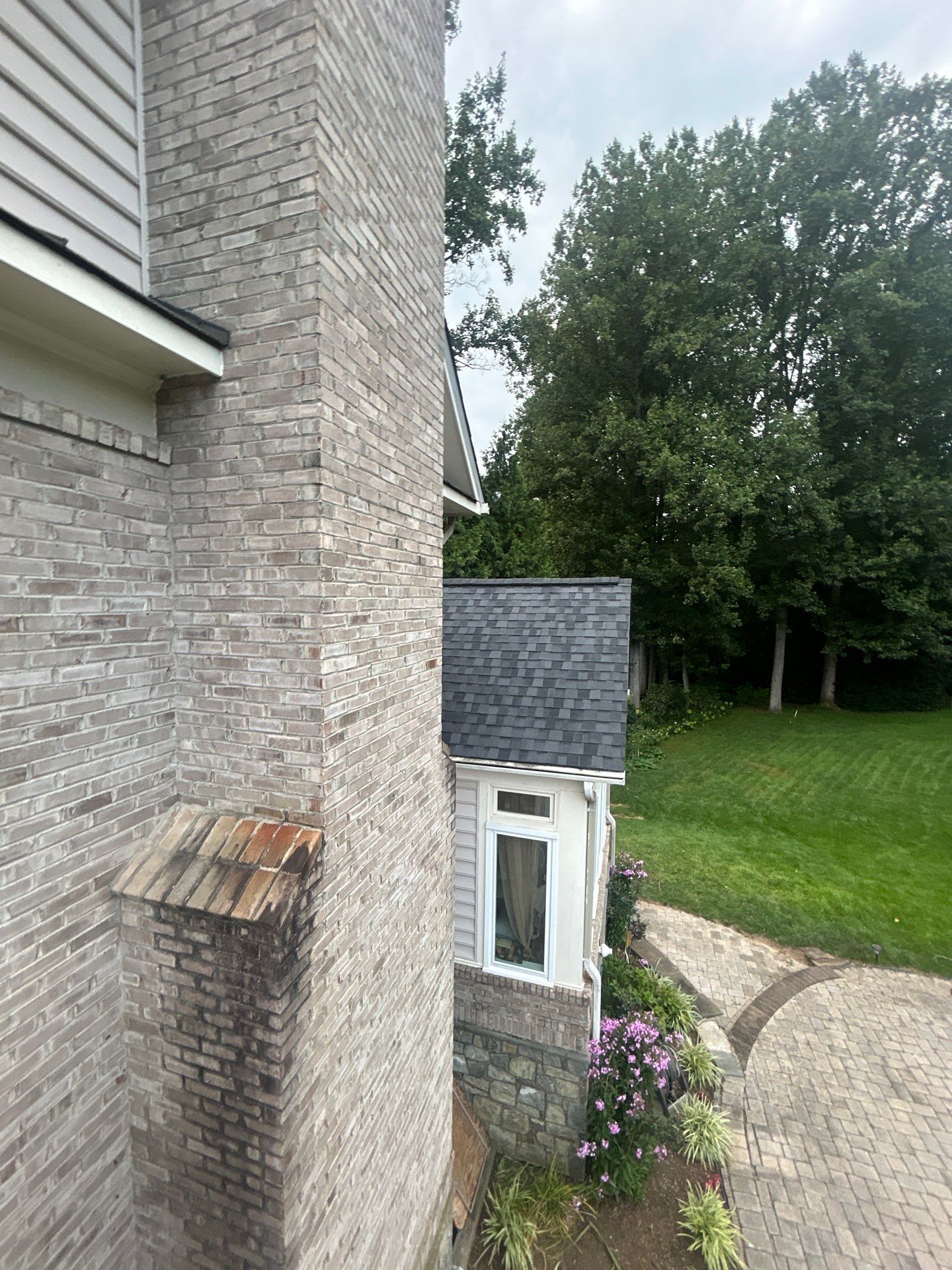 Great Falls : residential Roof with CertainTeed Landmark Pro in Max Def Moire Black  by RM Banning, Inc.